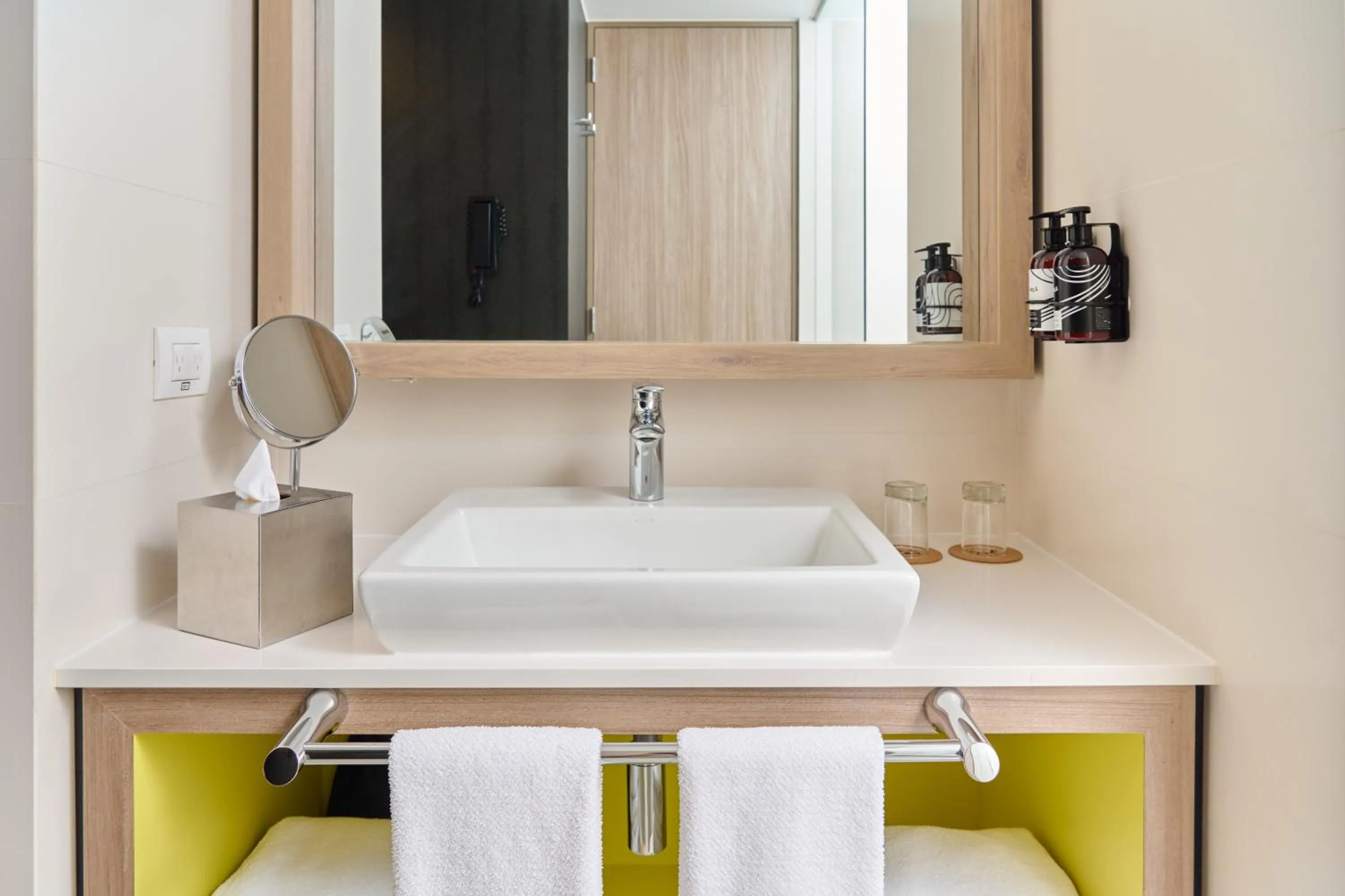 Bathroom in INNSiDE by Meliá Lima Miraflores