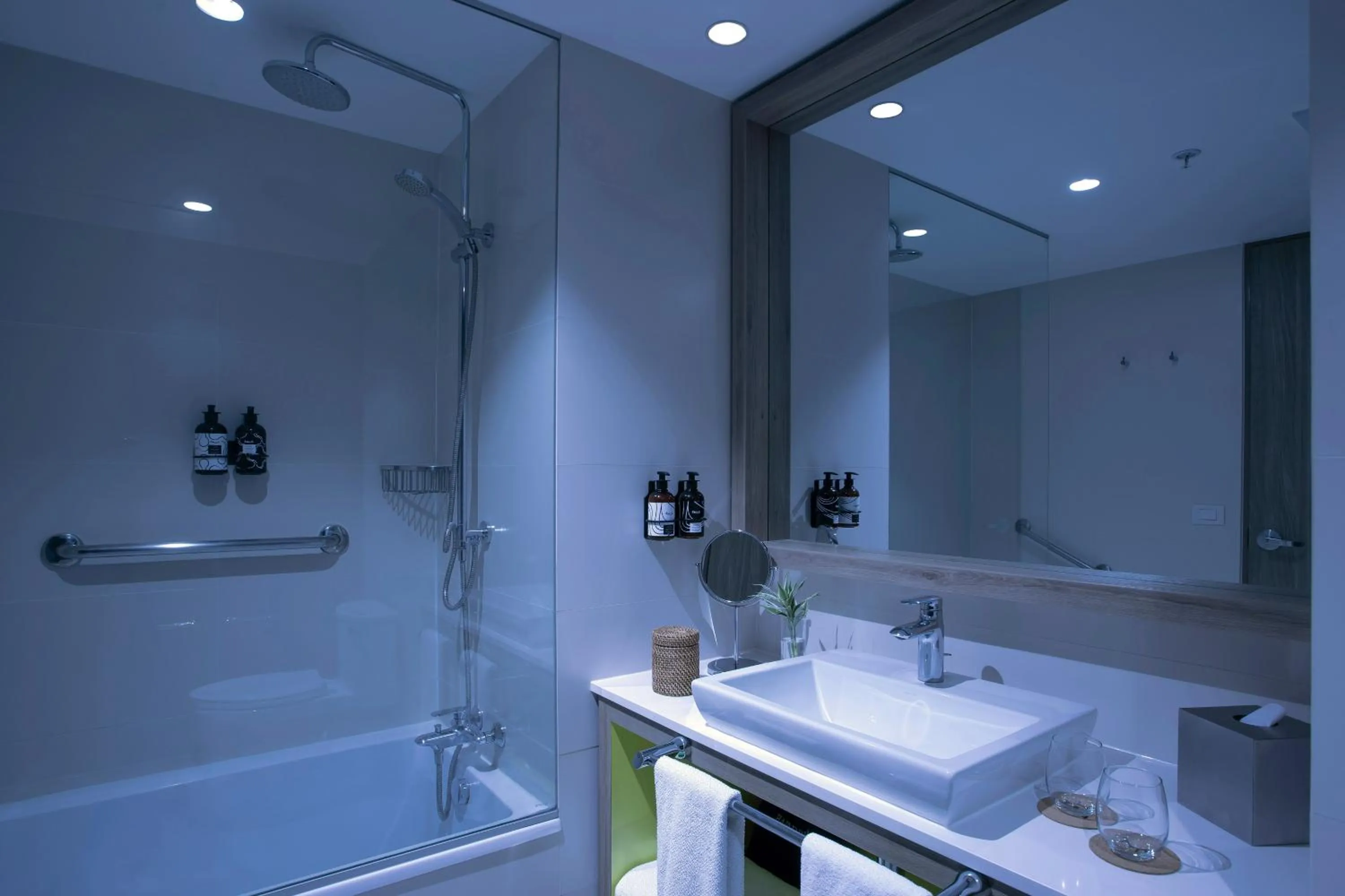 Bathroom in INNSiDE by Meliá Lima Miraflores