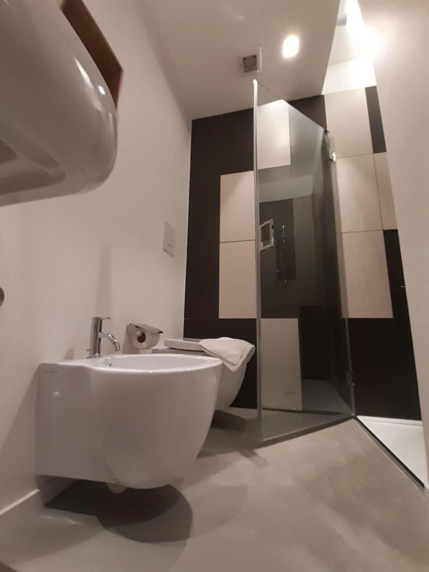 Shower in Patio 101 "Exclusive"