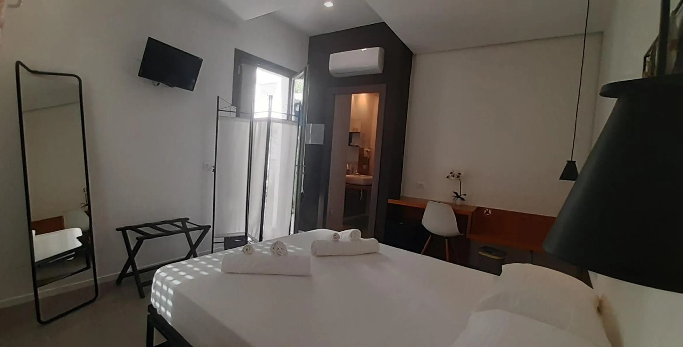 Bed in Patio 101 "Exclusive"