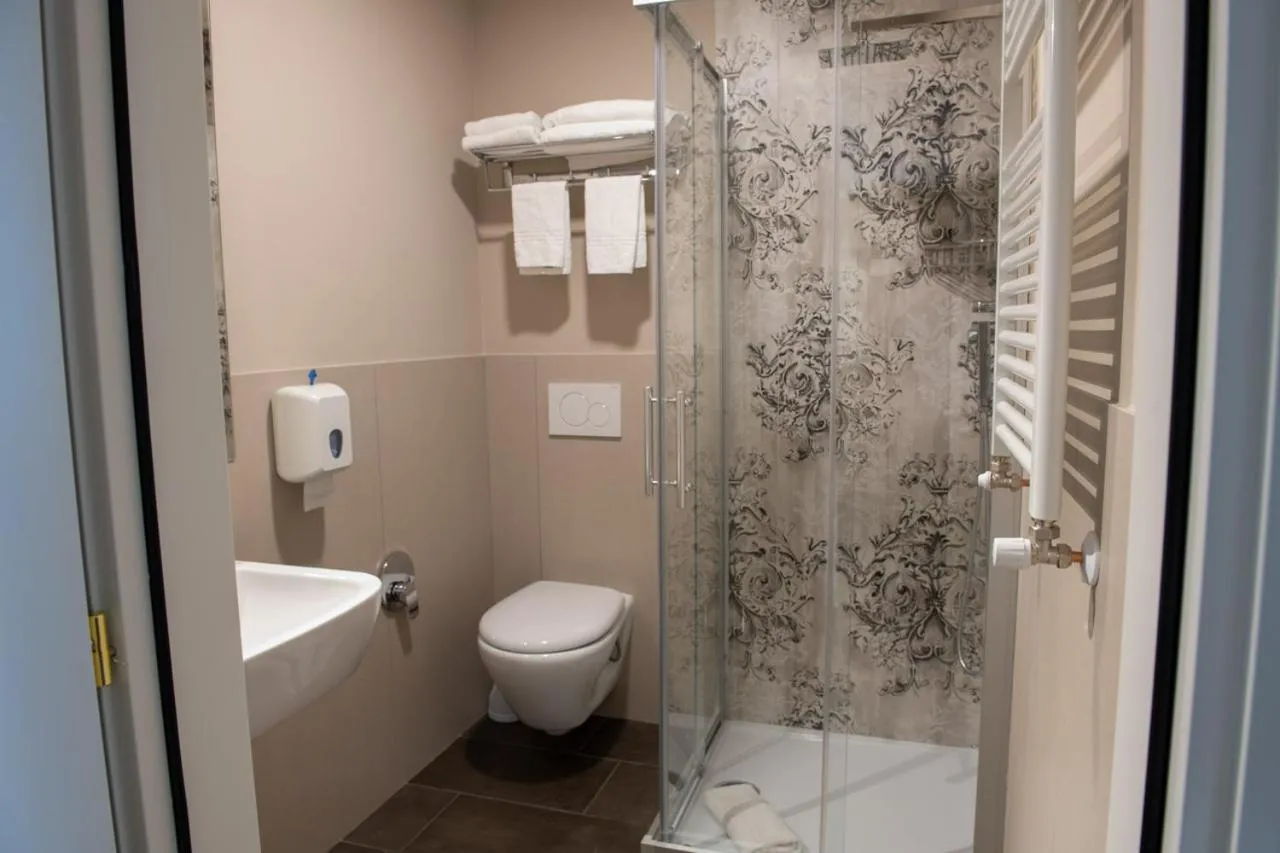 Bathroom in Hotel Della Rosa