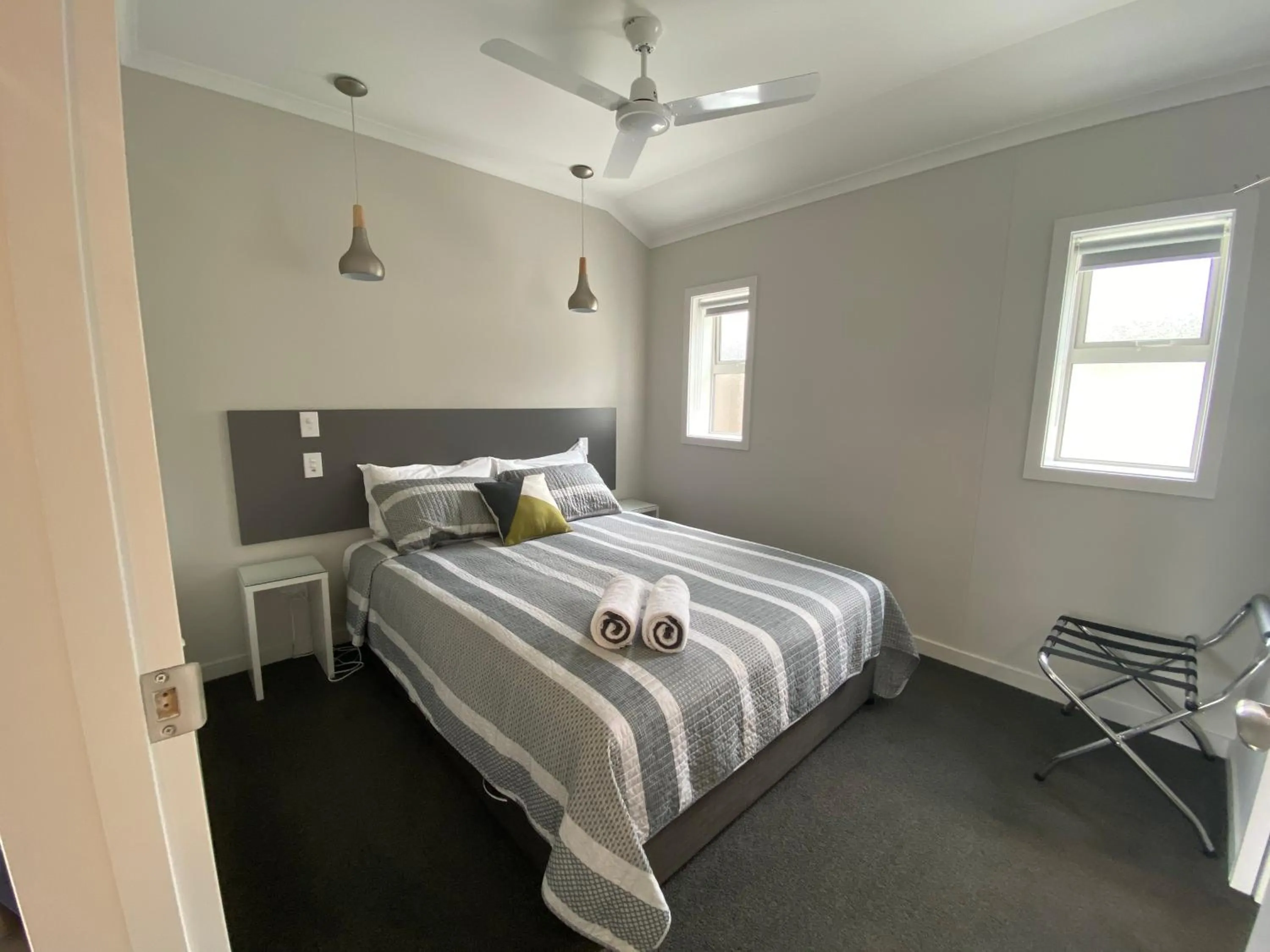 Bedroom, Bed in BigSky Motels