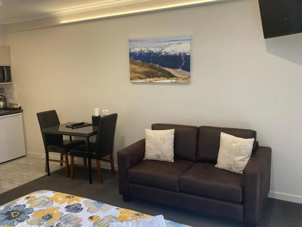 Living room in BigSky Motels