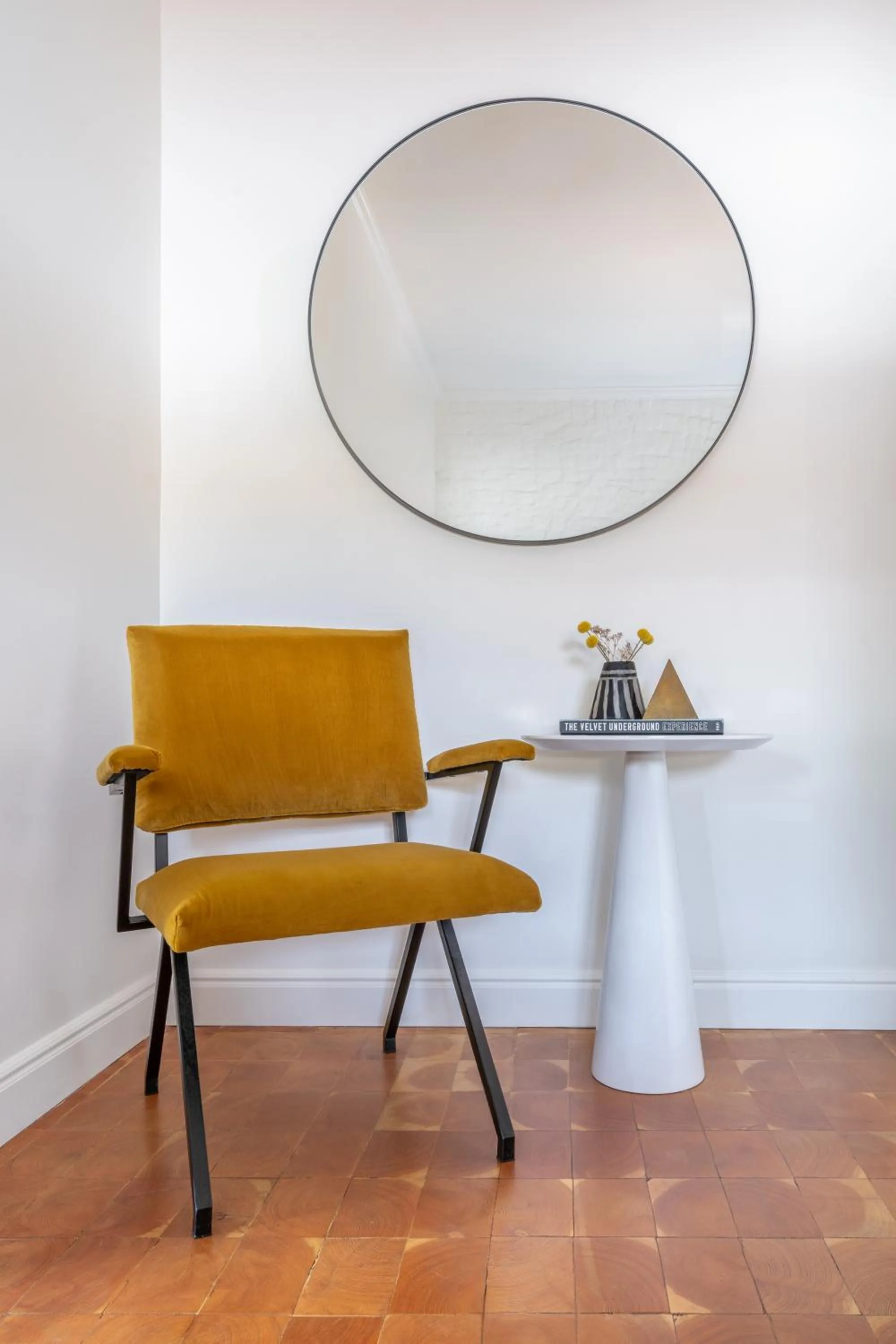 Seating area in Gold-Diggers