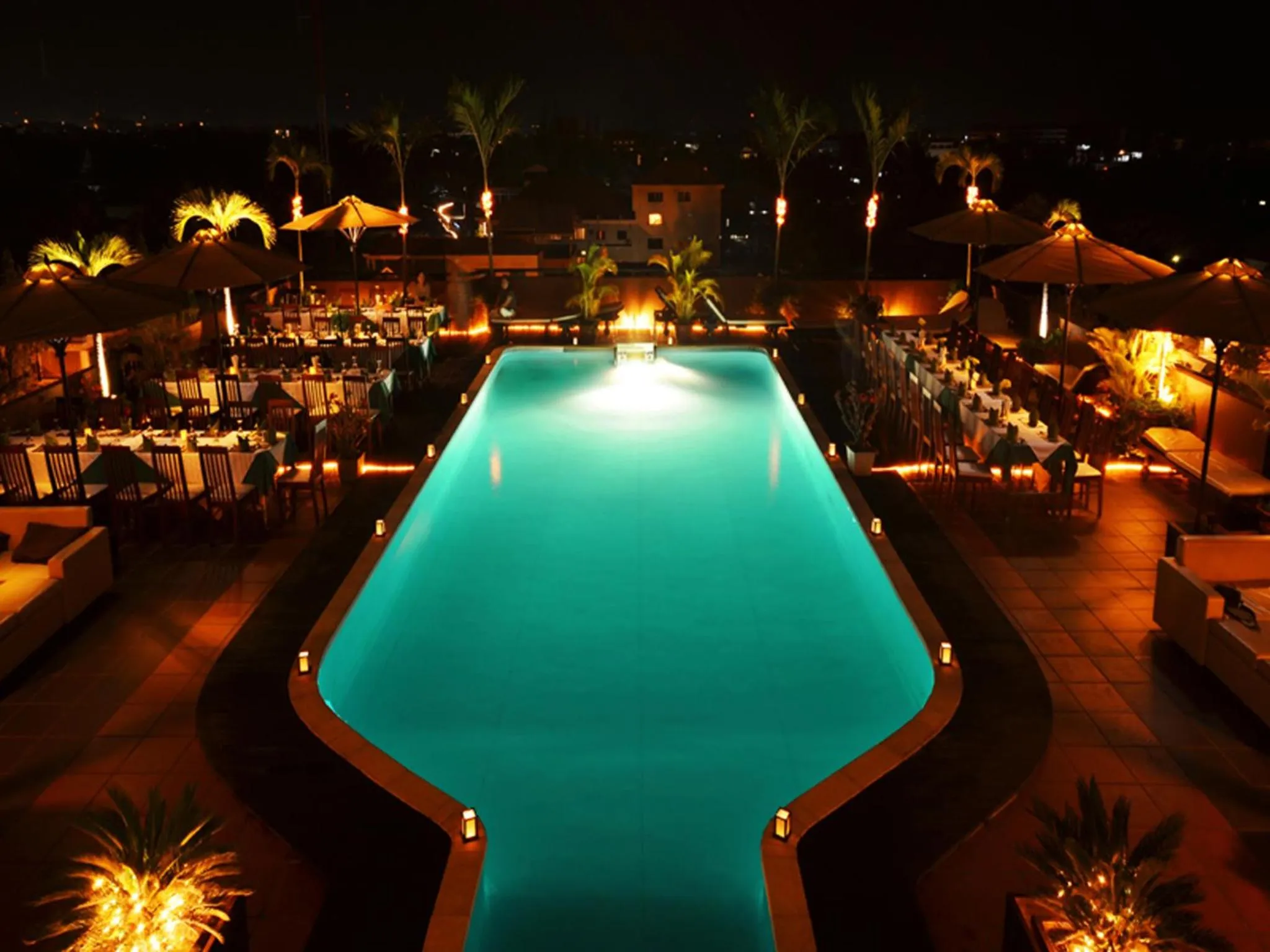 Swimming pool in City River Hotel