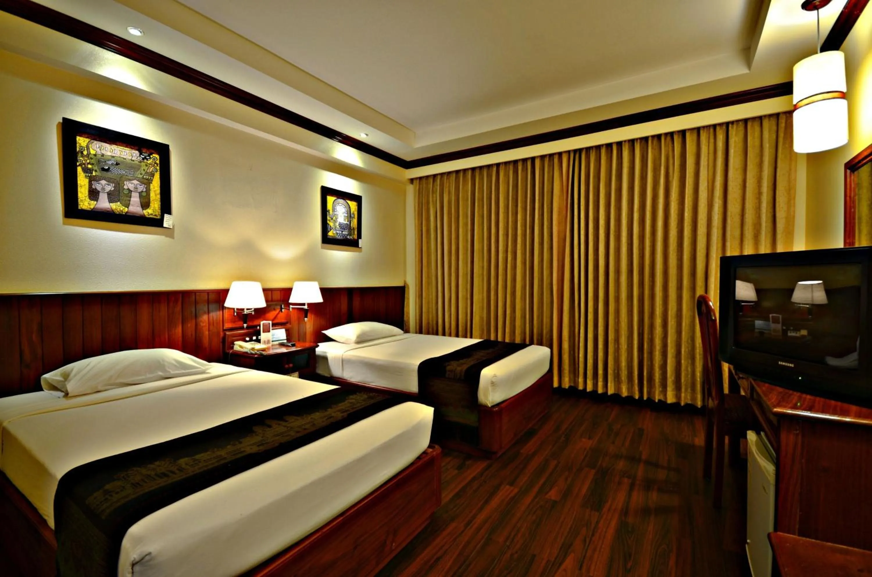 Photo of the whole room, Bed in City River Hotel