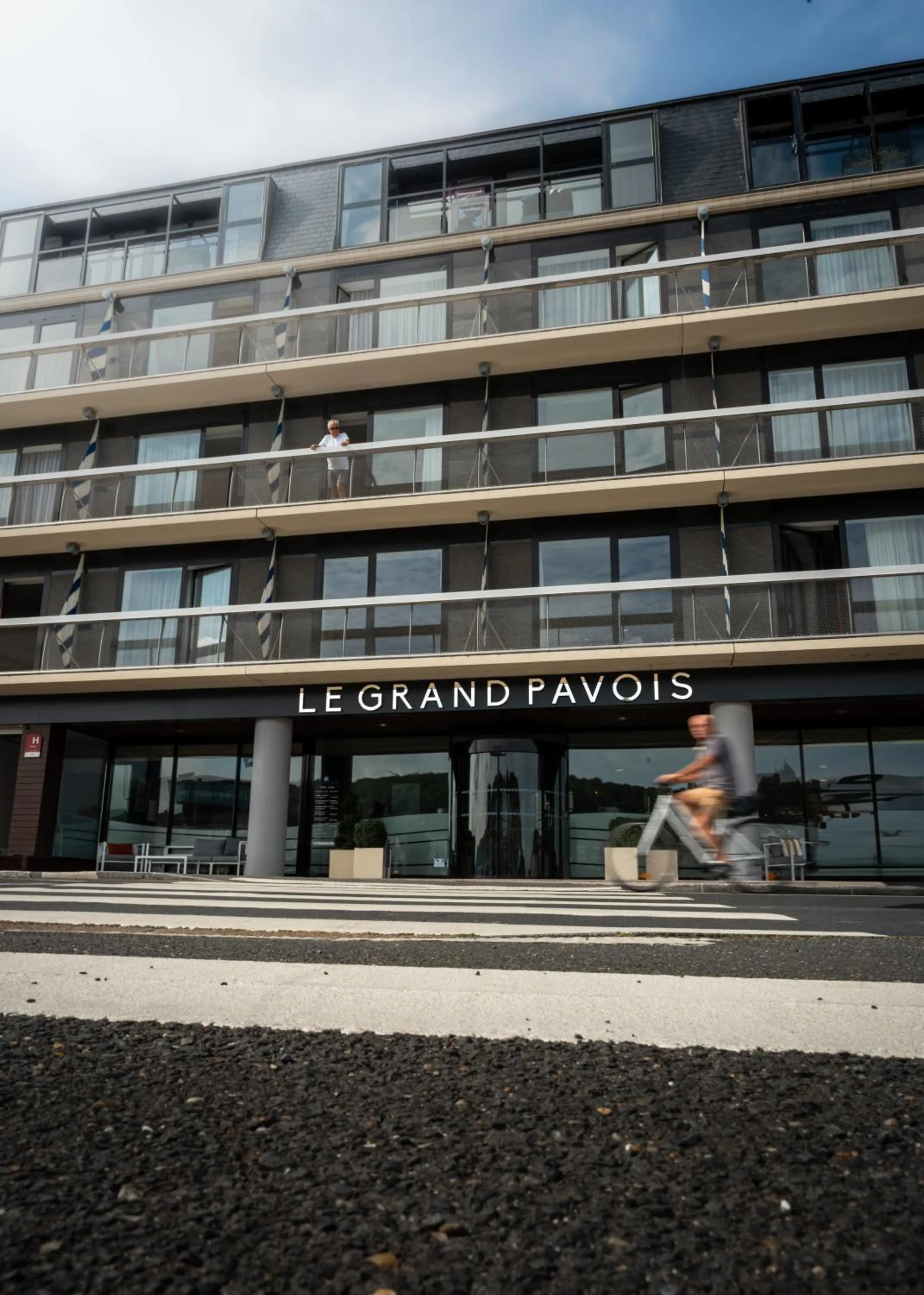 Property building in Hotel Le Grand Pavois