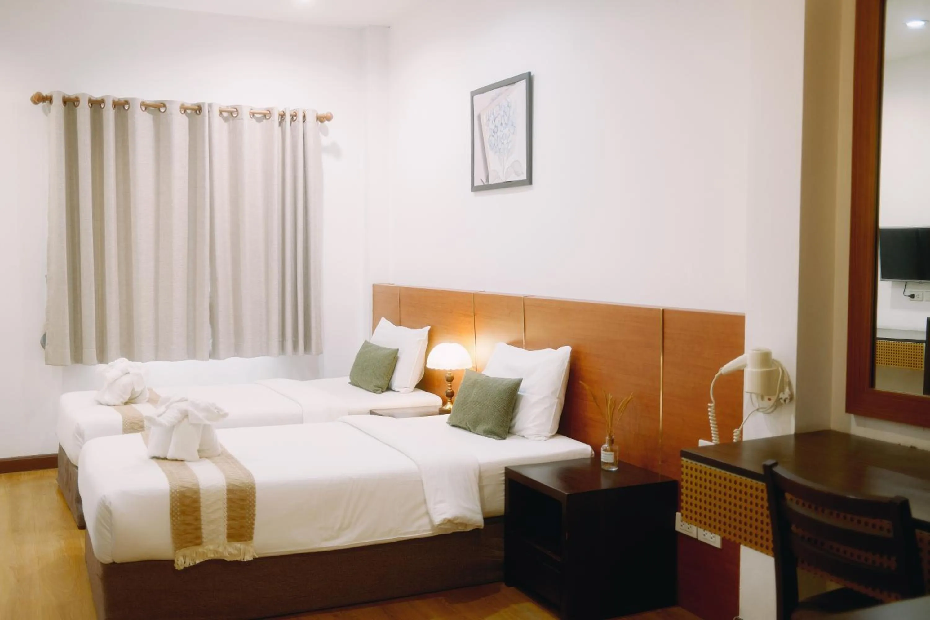 Bedroom, Bed in La Burie Gallery Hotel