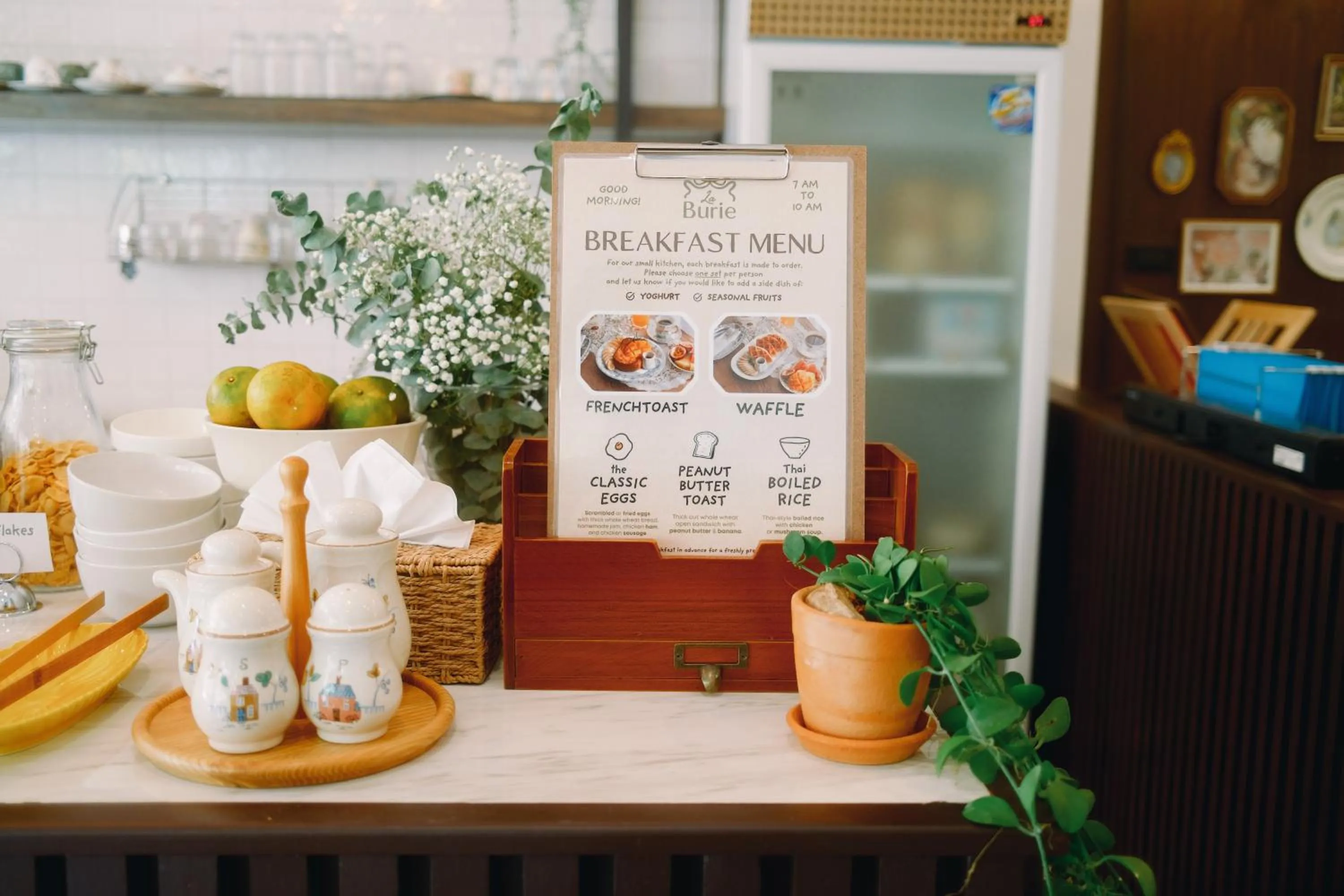 Breakfast in La Burie Gallery Hotel