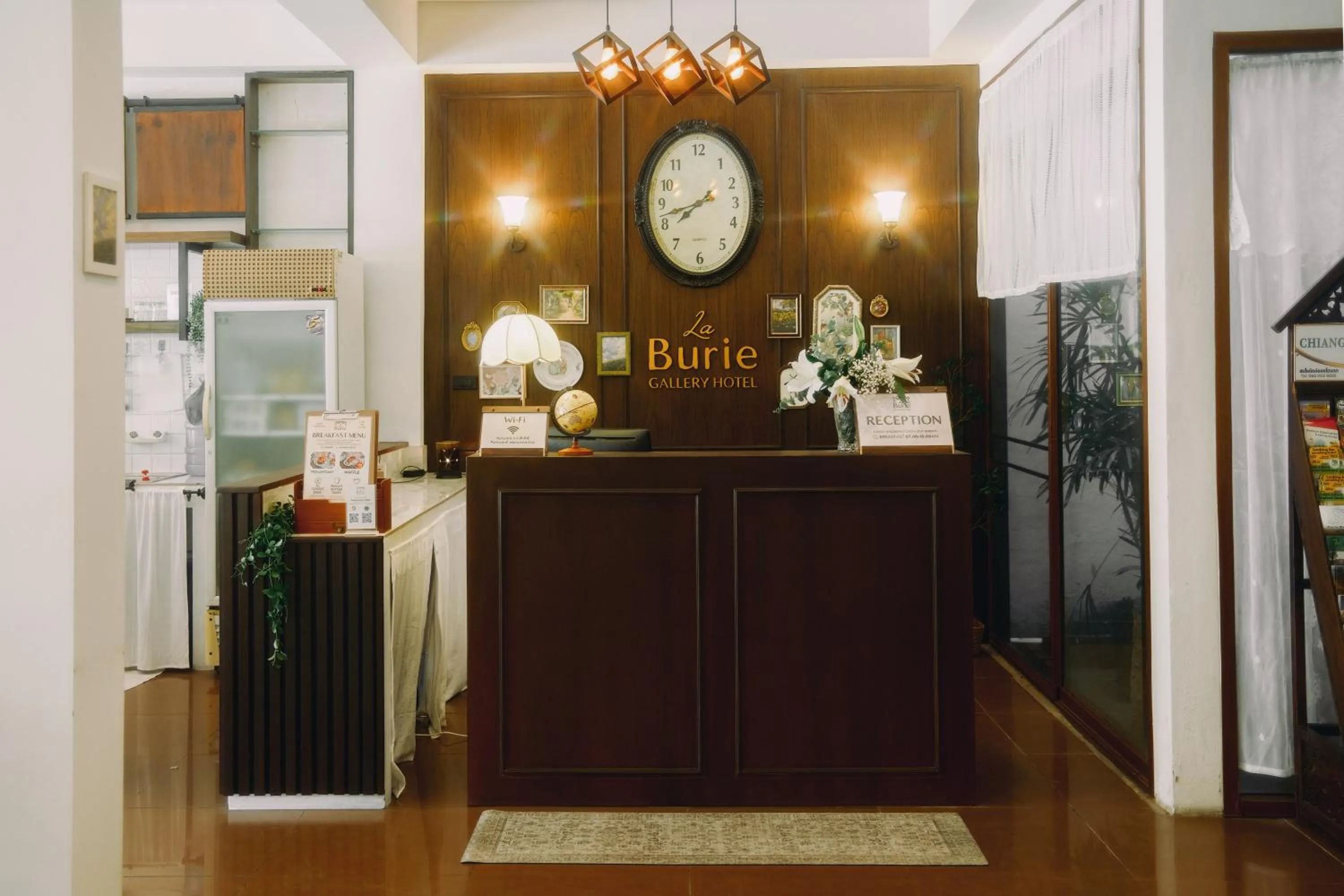 Lobby or reception in La Burie Gallery Hotel