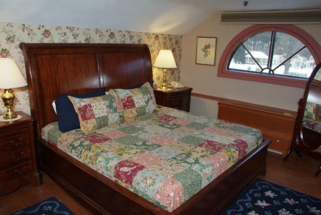Day, Bed in Publick House Historic Inn and Country Motor Lodge