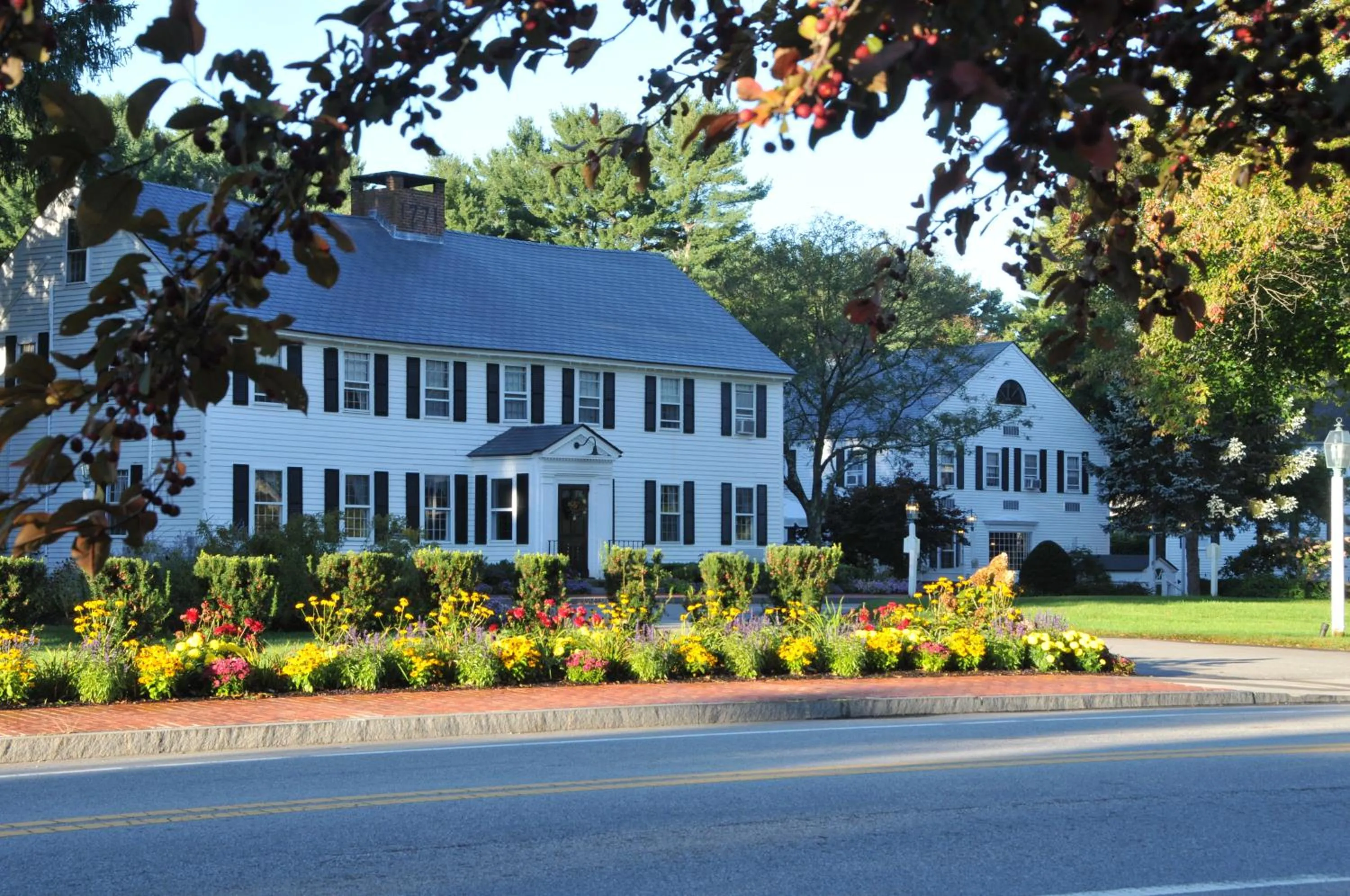 Property building in Publick House Historic Inn and Country Motor Lodge