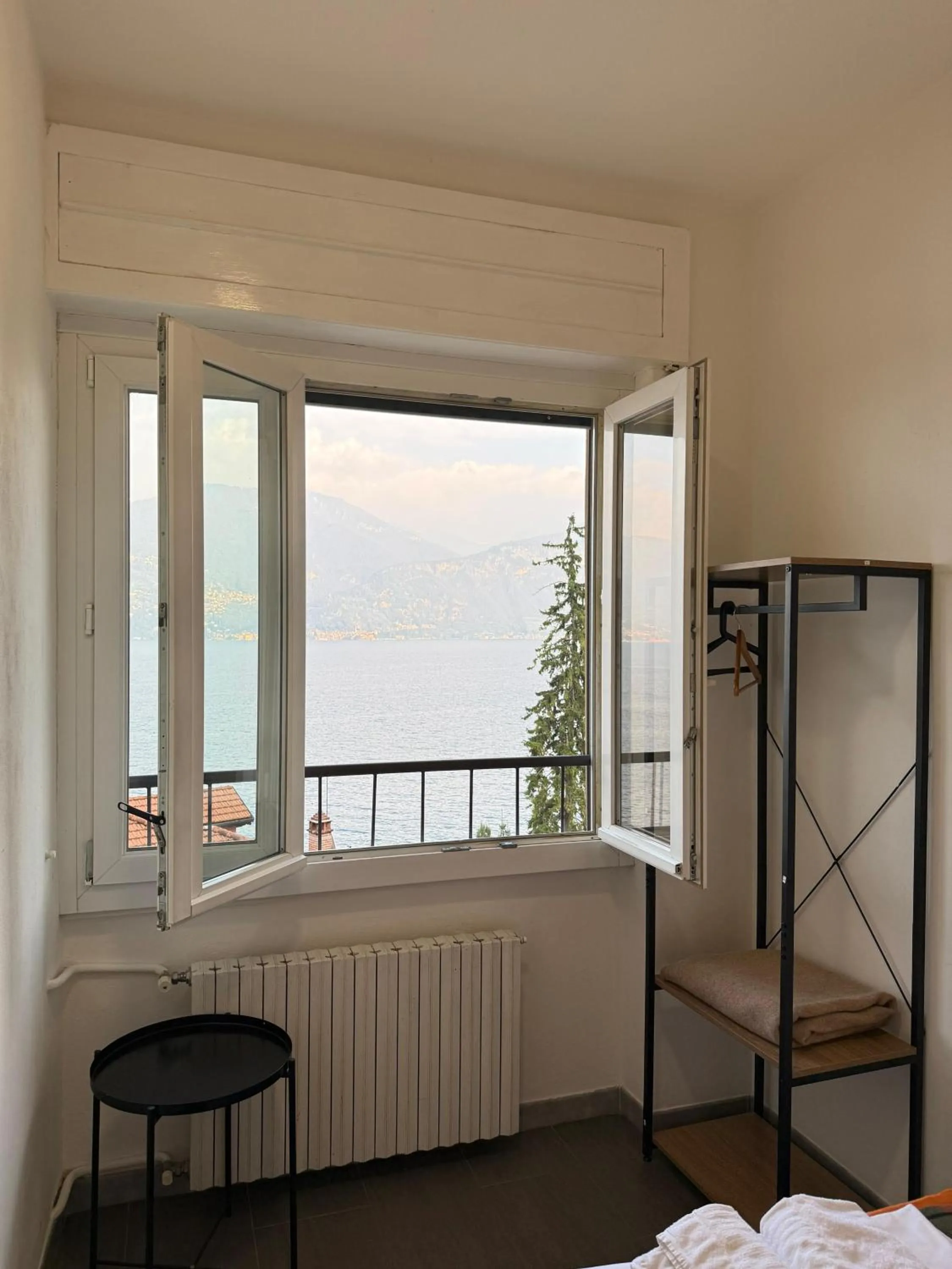 Bed in Lake Como Hostel