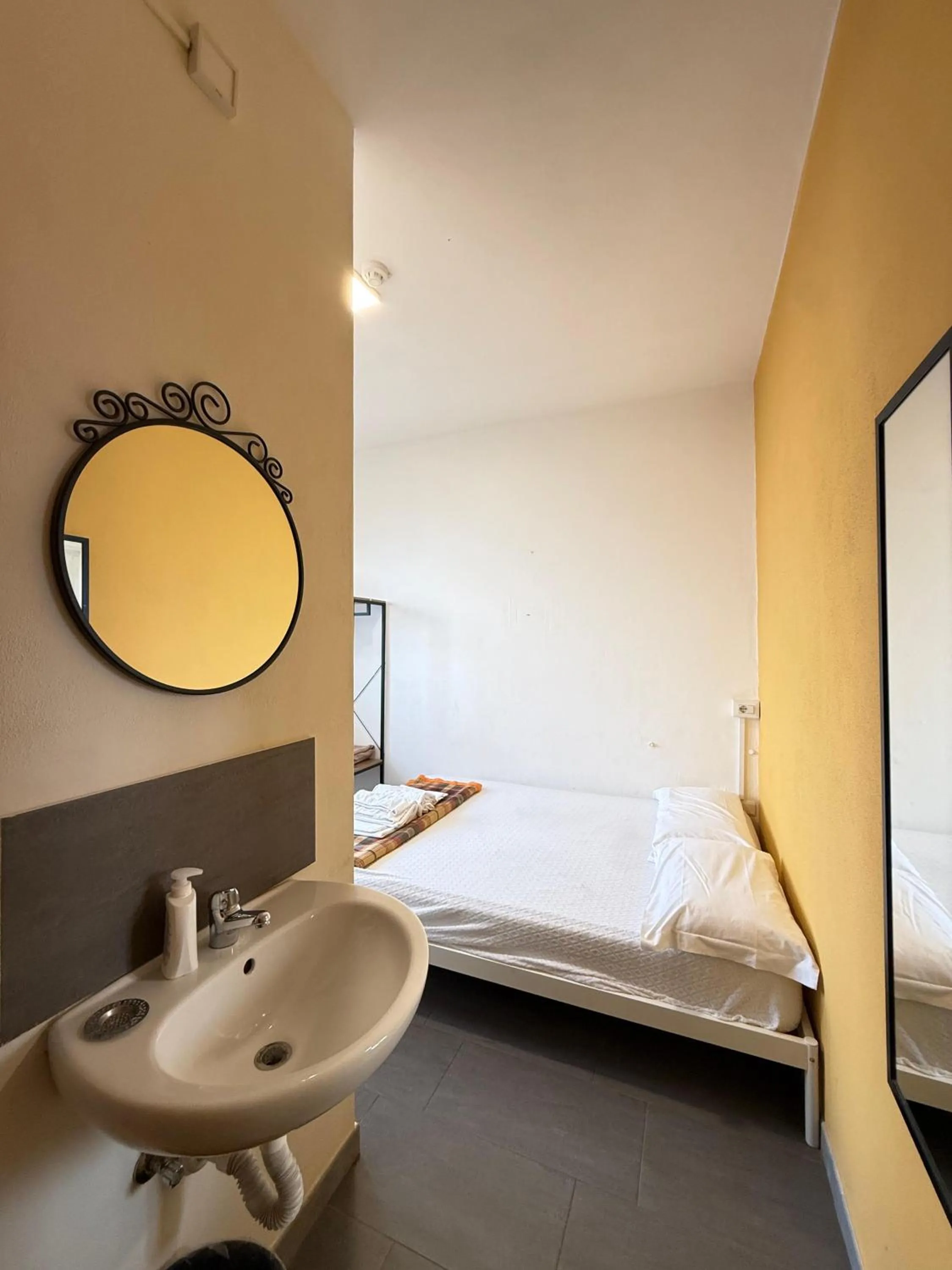 Bed in Lake Como Hostel