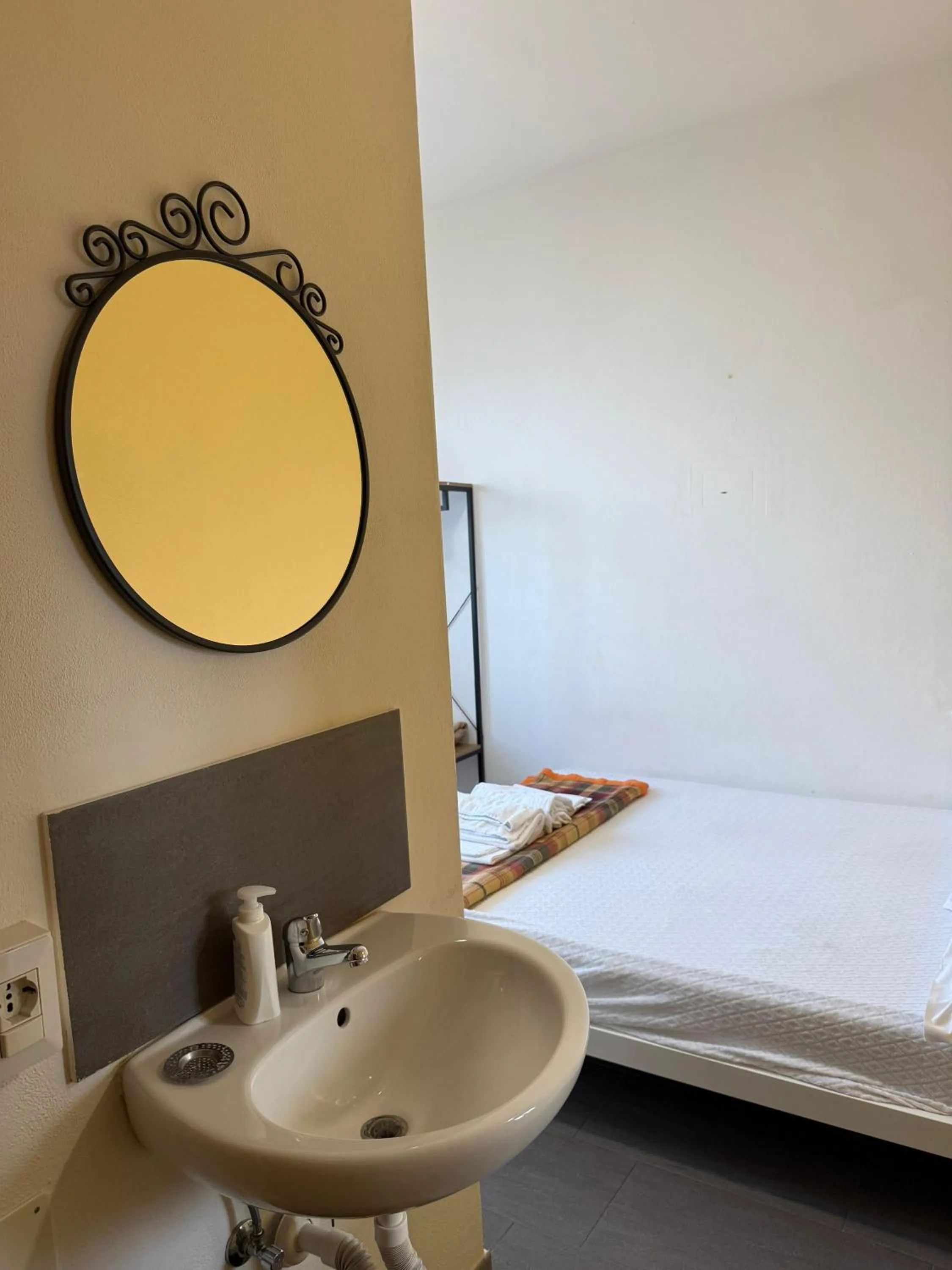 Bed in Lake Como Hostel