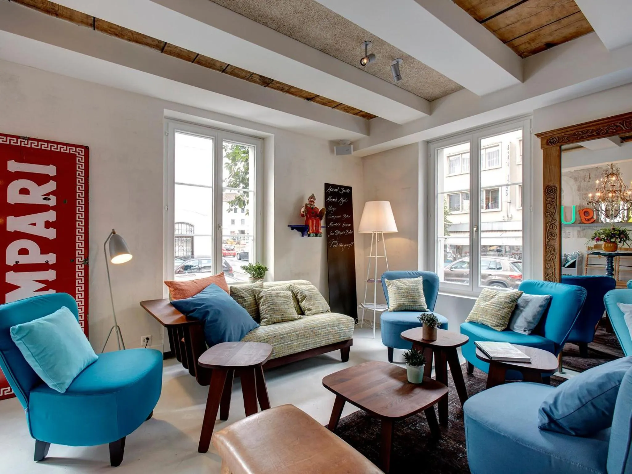 Lounge or bar in August Restaurant Hotel