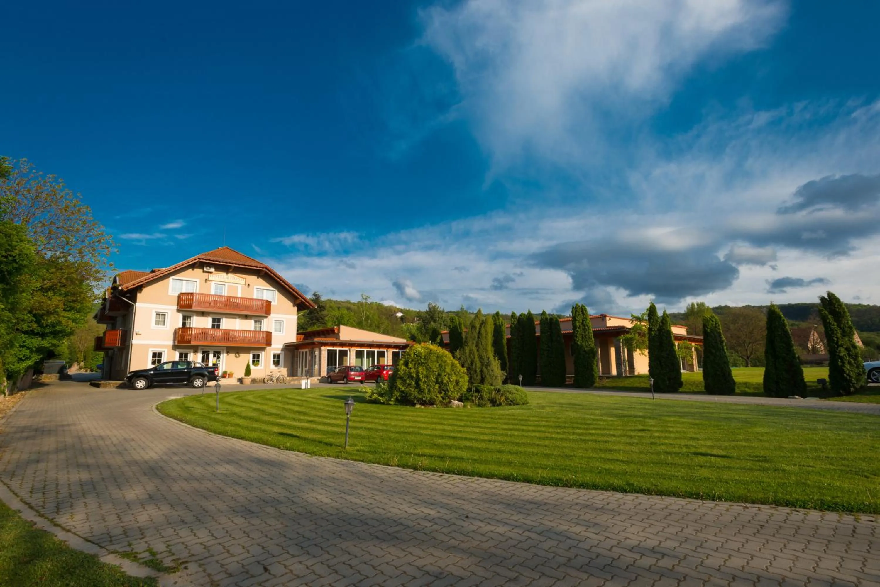Facade/entrance in Hotel Honti Wellness és Konferencia Szálloda