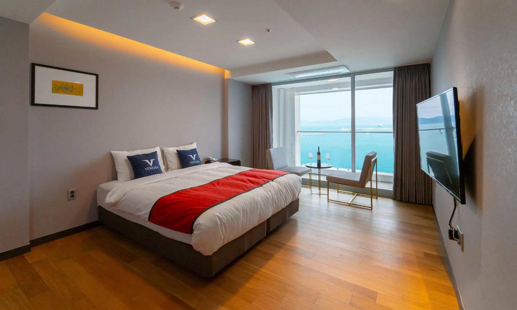 Bedroom, Bed in Venezia Hotel and Suite