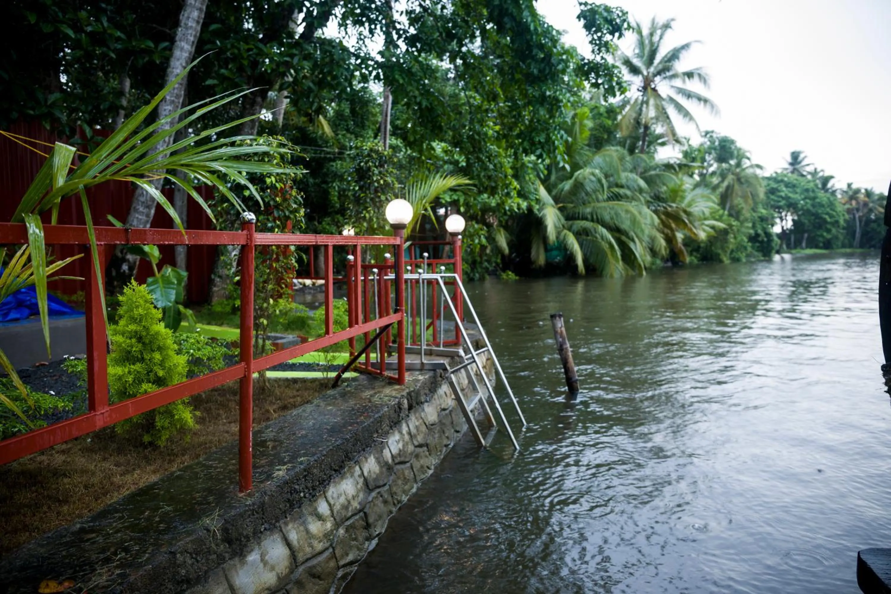 The Lake Paradise Boutique Resort