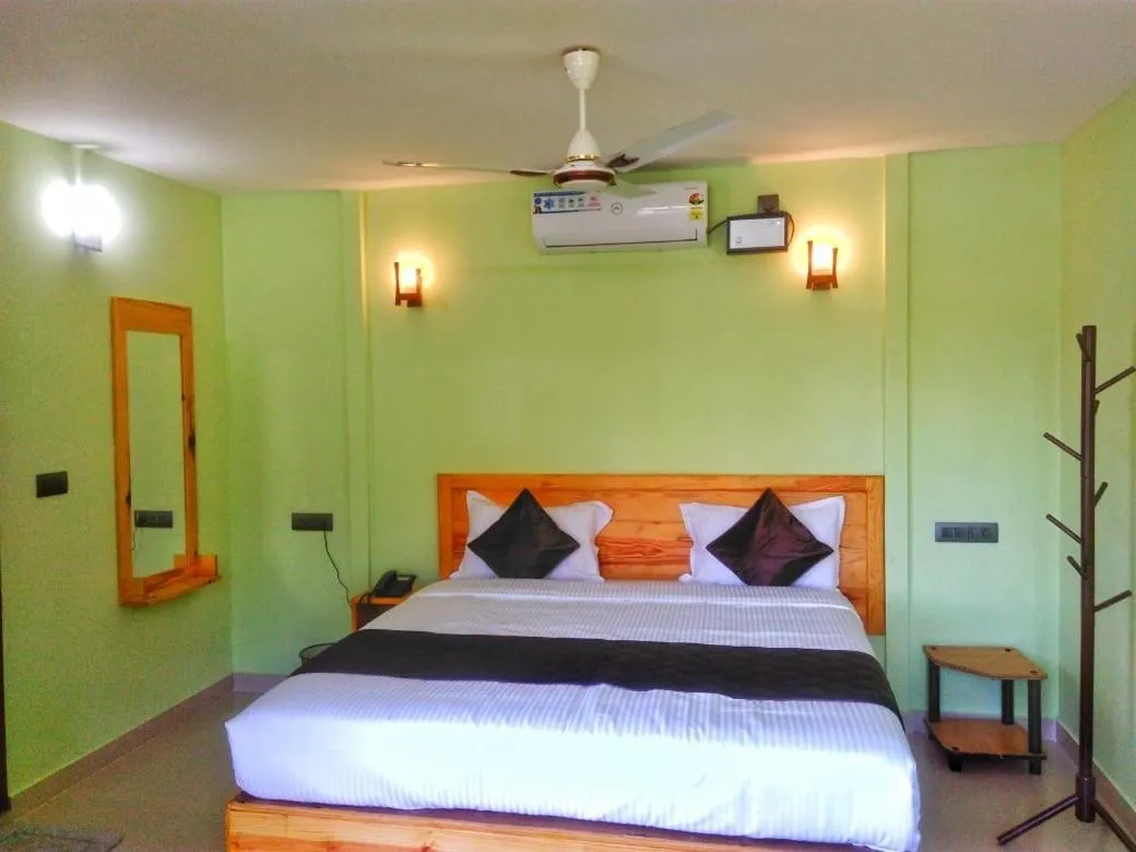 Bed in The Lake Paradise Boutique Resort