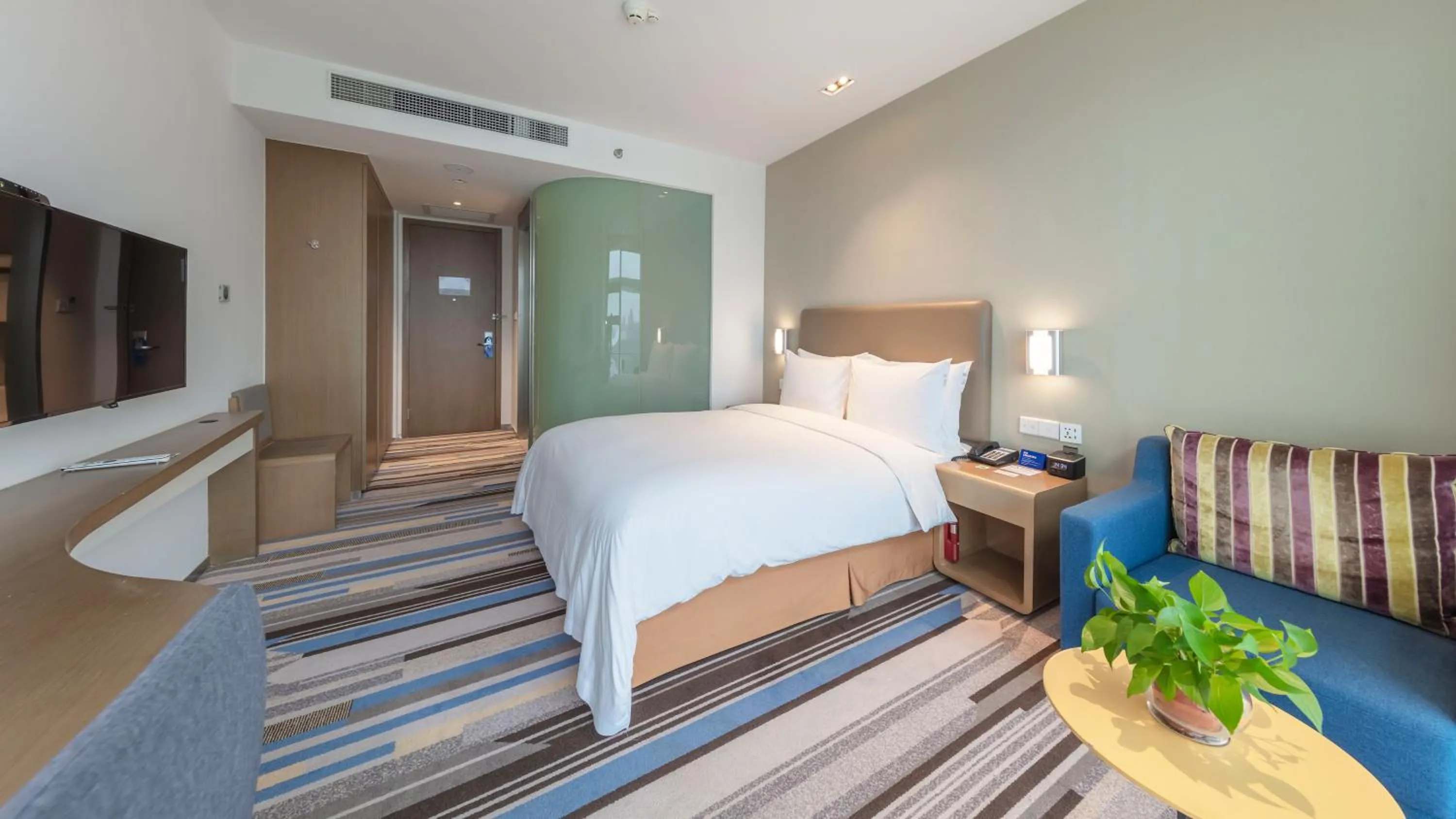 Bedroom, Bed in Holiday Inn Express - Suzhou Industrial Park by IHG