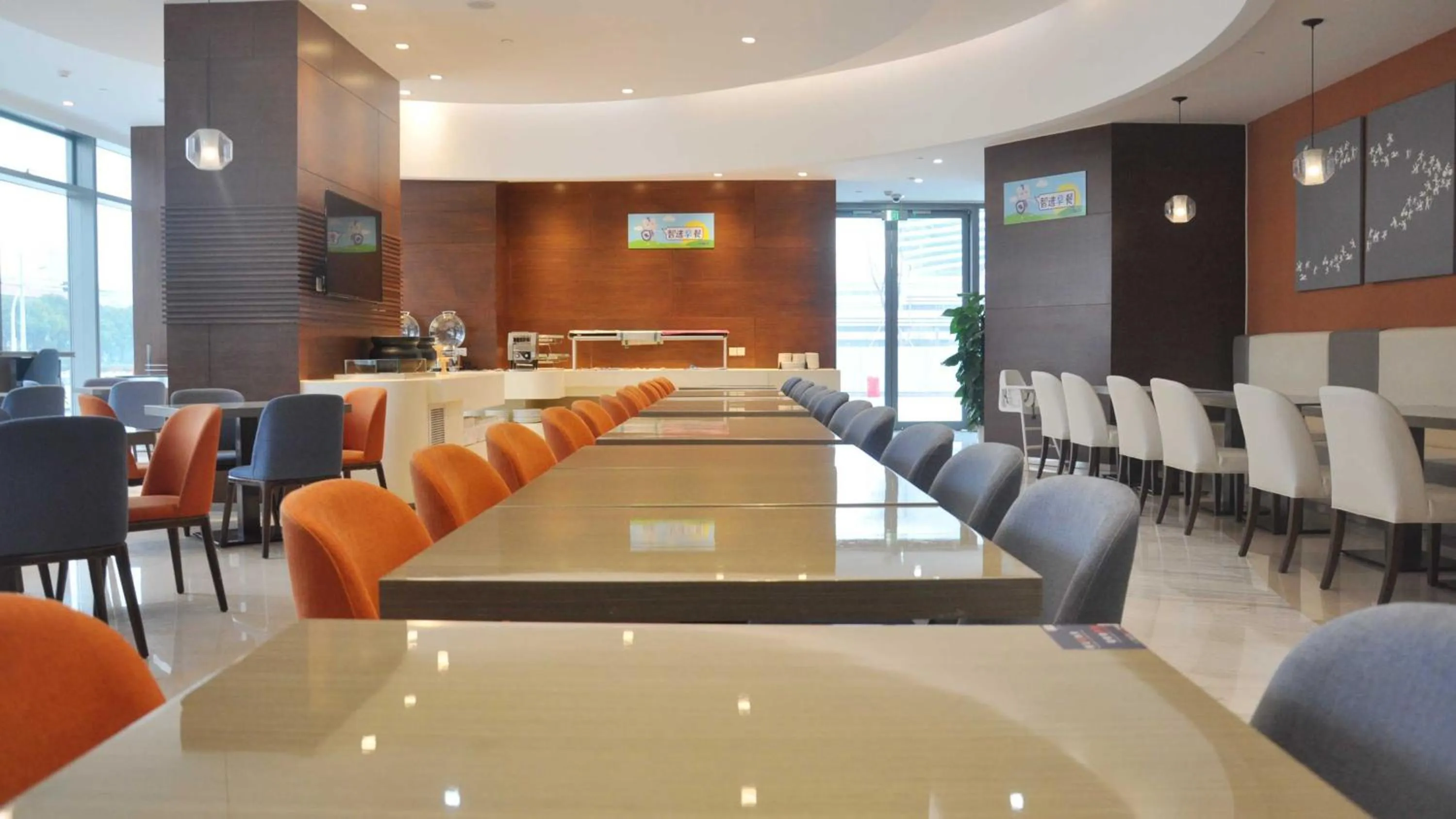 Restaurant/places to eat in Holiday Inn Express - Suzhou Industrial Park by IHG