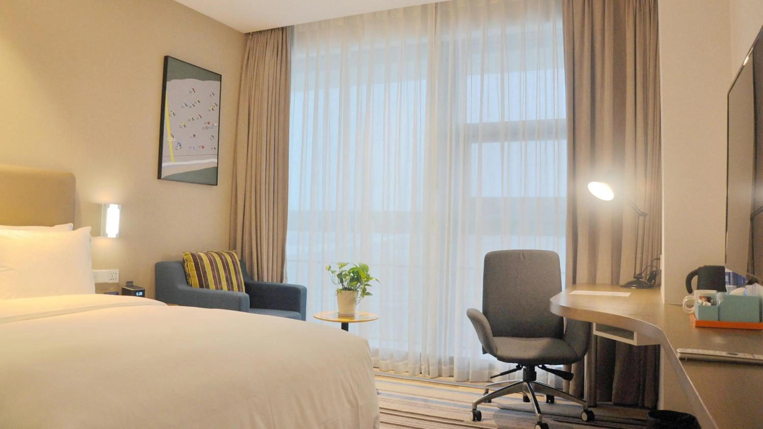 Photo of the whole room, Bed in Holiday Inn Express - Suzhou Industrial Park by IHG