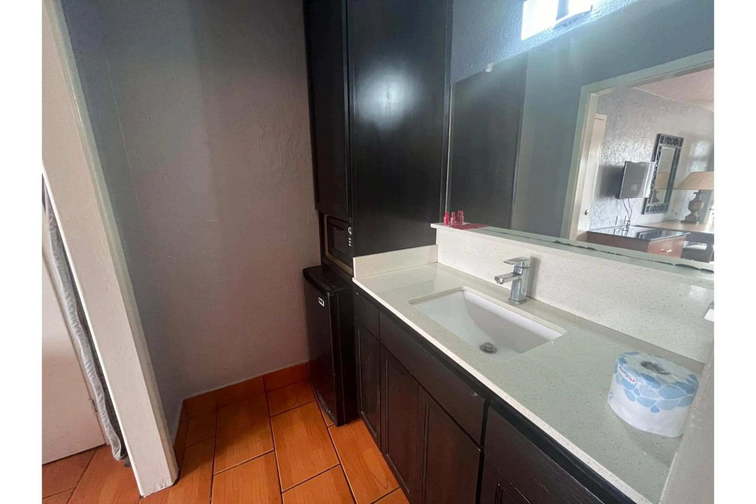 Bathroom in La Posada Inn By OYO Brownsville