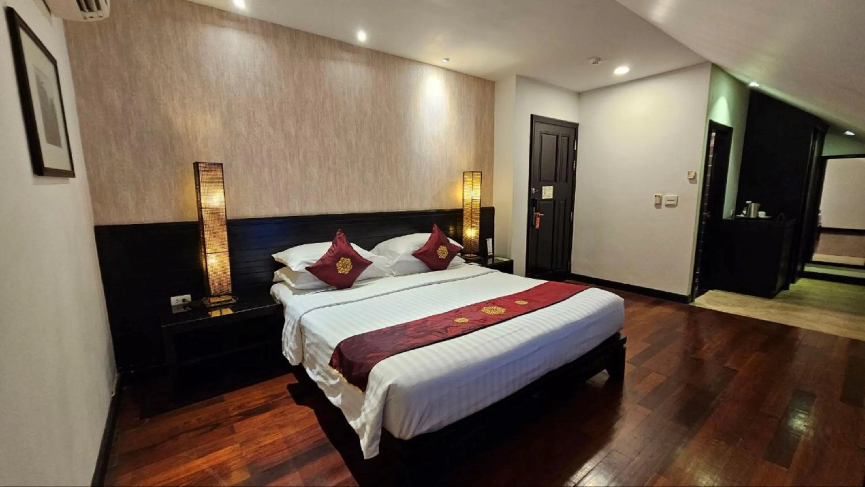 Bedroom, Bed in Tara Angkor Hotel