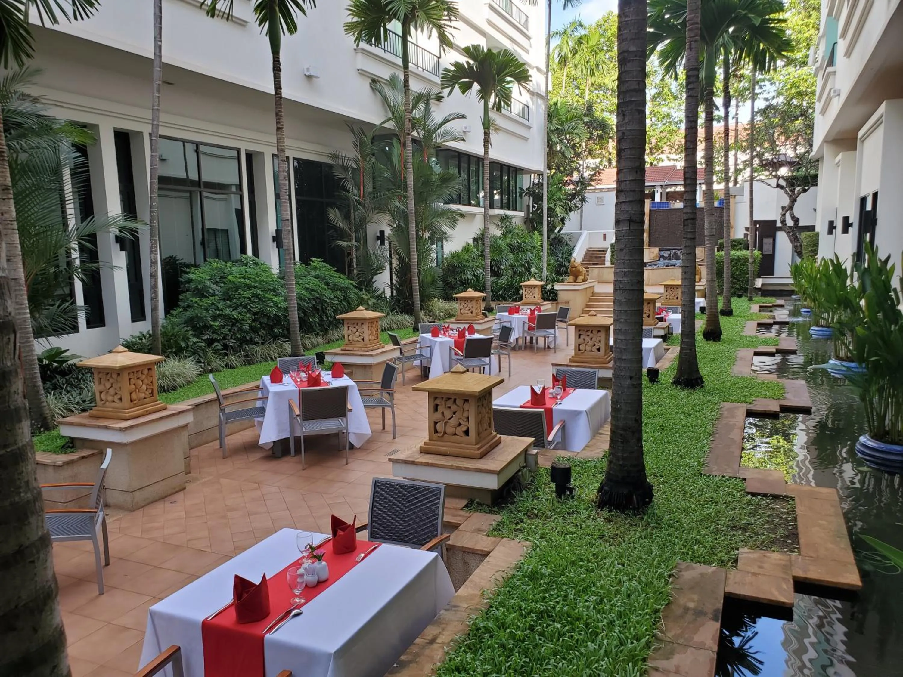 Quiet street view in Tara Angkor Hotel