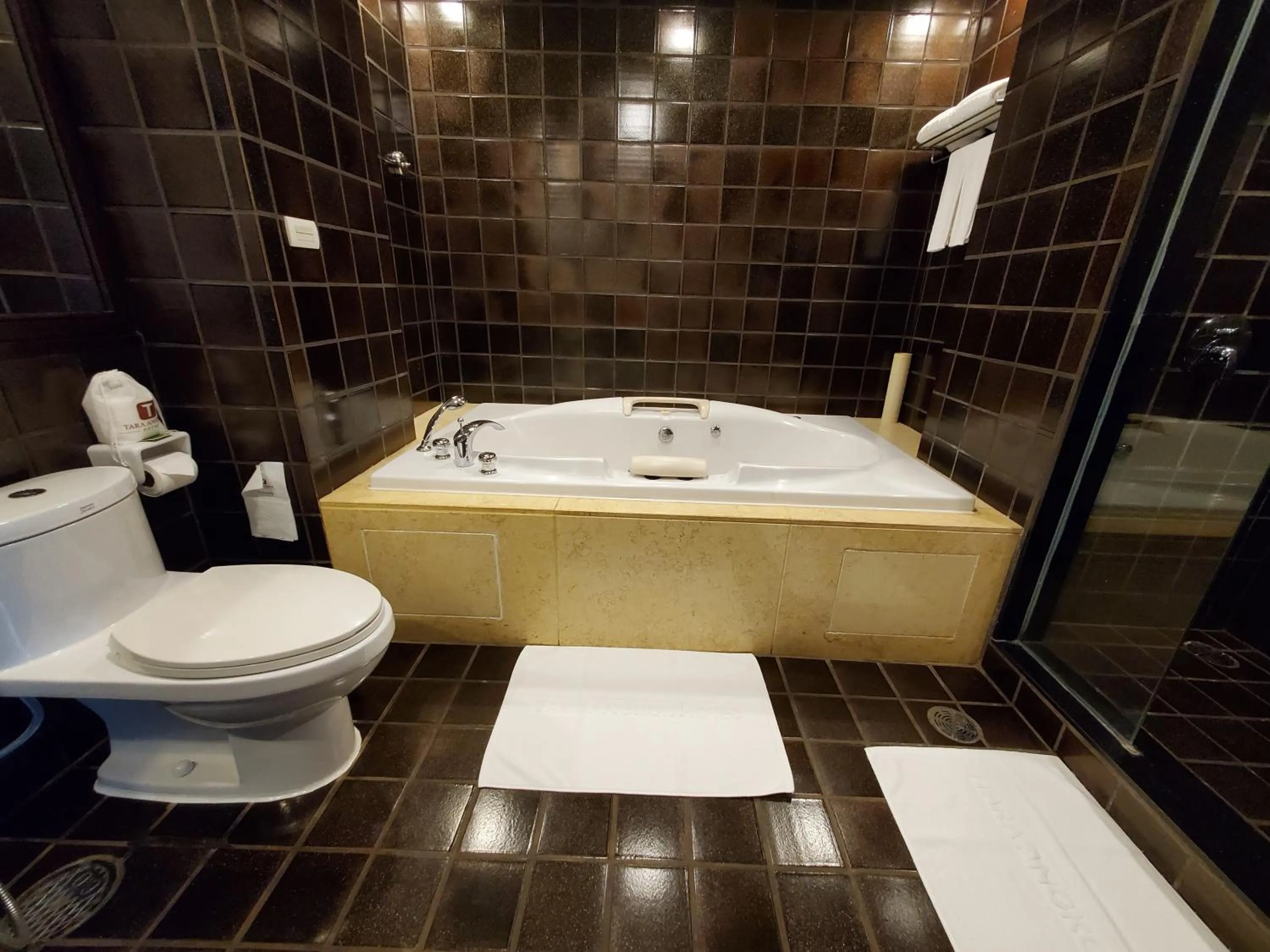 Bathroom in Tara Angkor Hotel