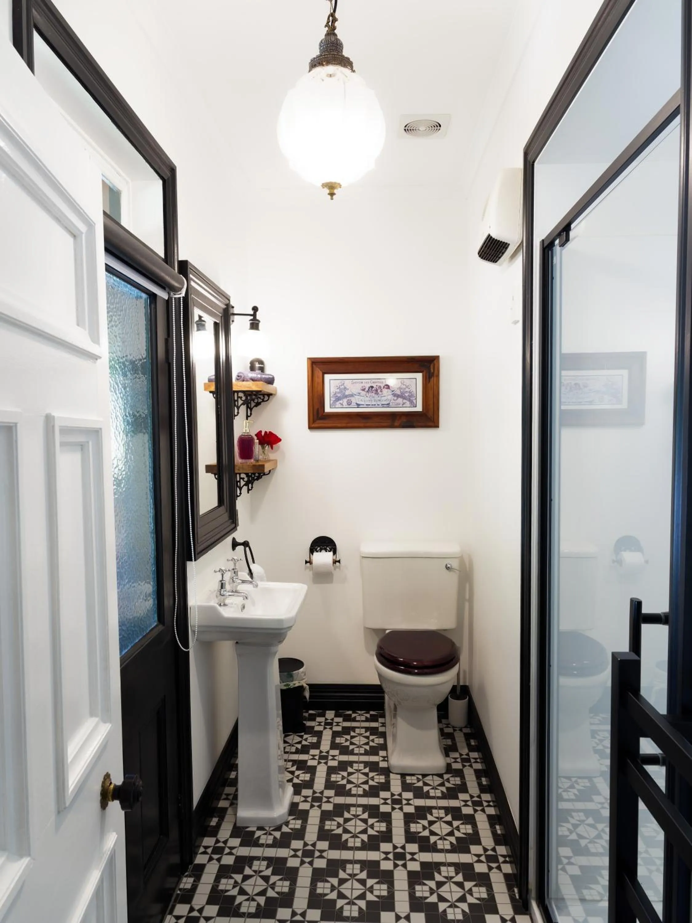 Bathroom in The Ferry Bed & Breakfast