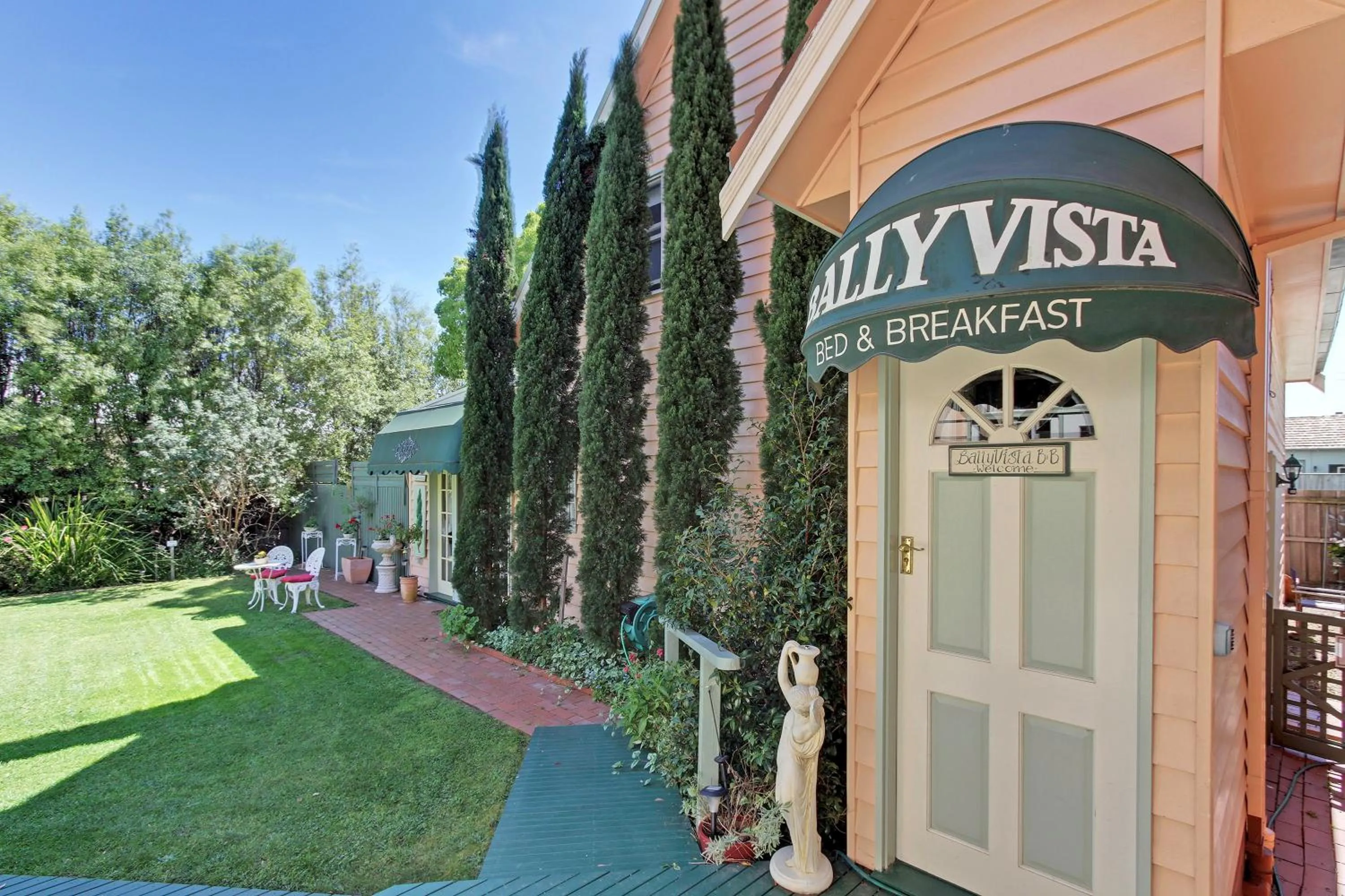 Facade/entrance in Dalfruin B&B