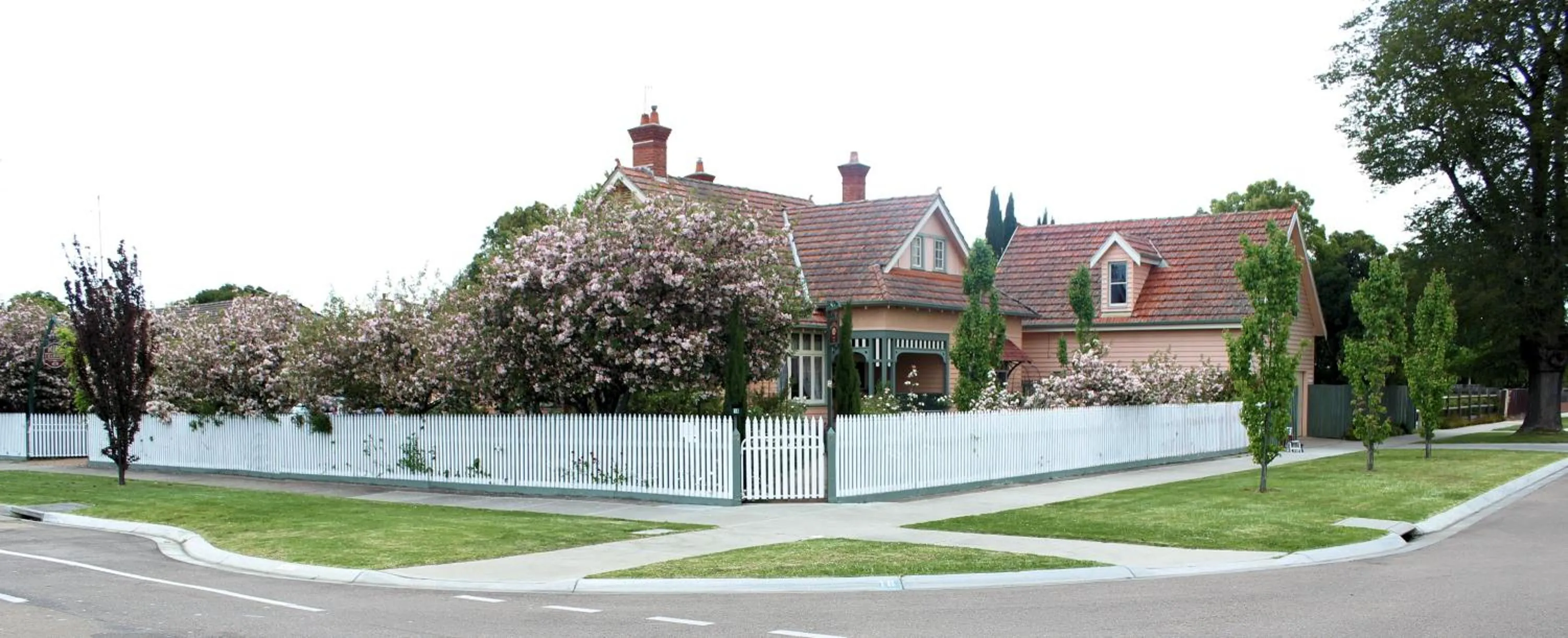 Street view in Dalfruin B&B