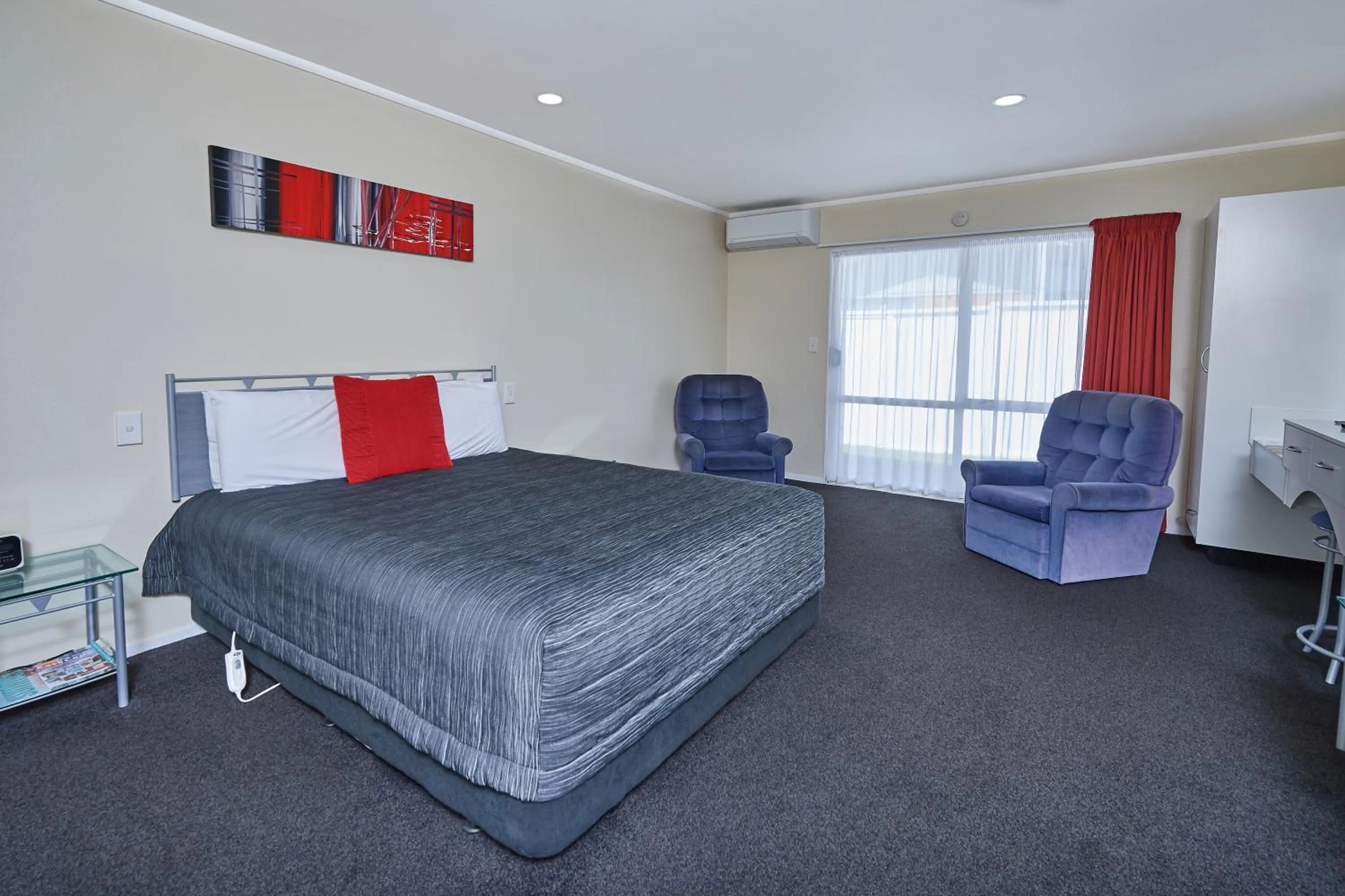 Bed in Livingston Motel