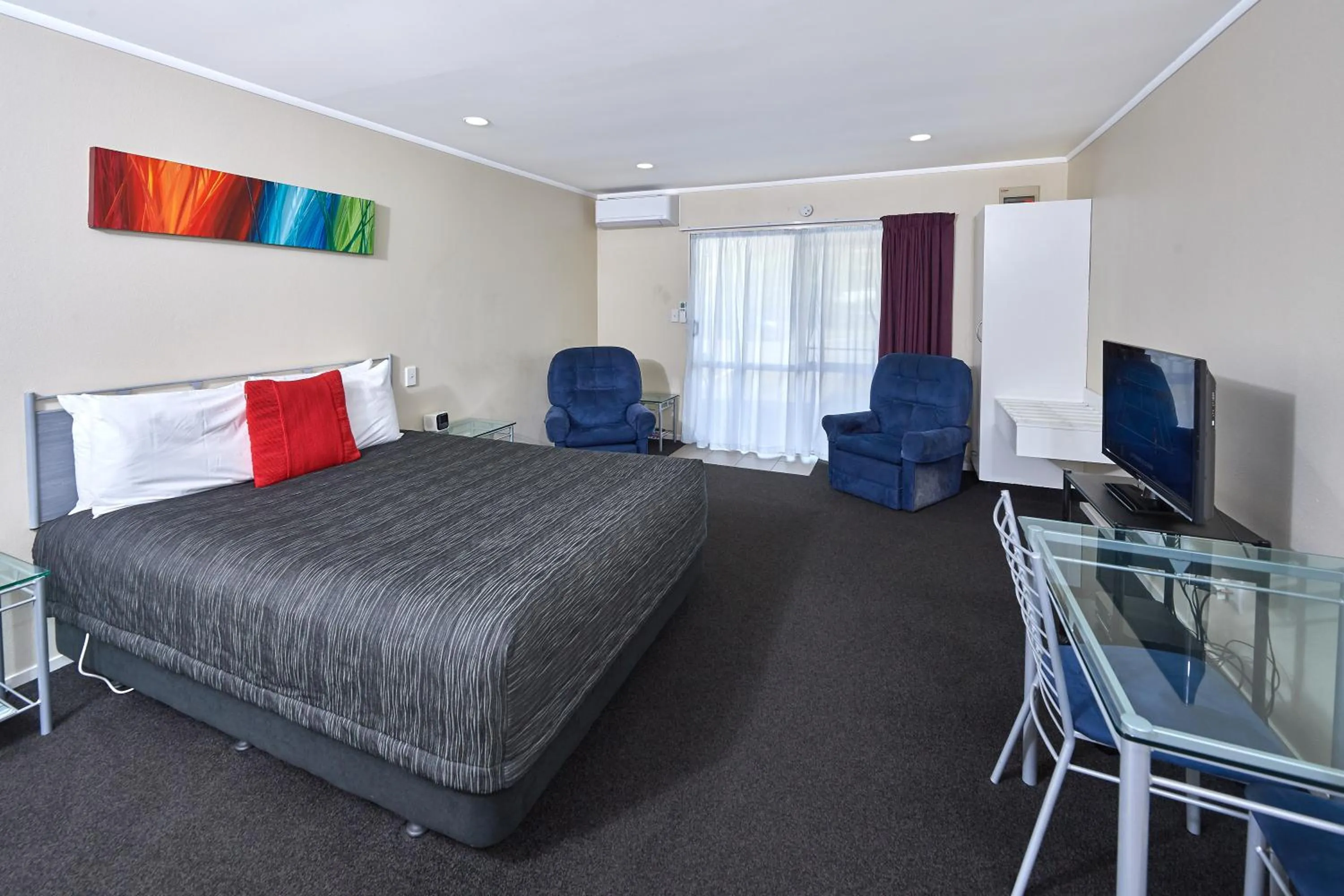 Bed in Livingston Motel