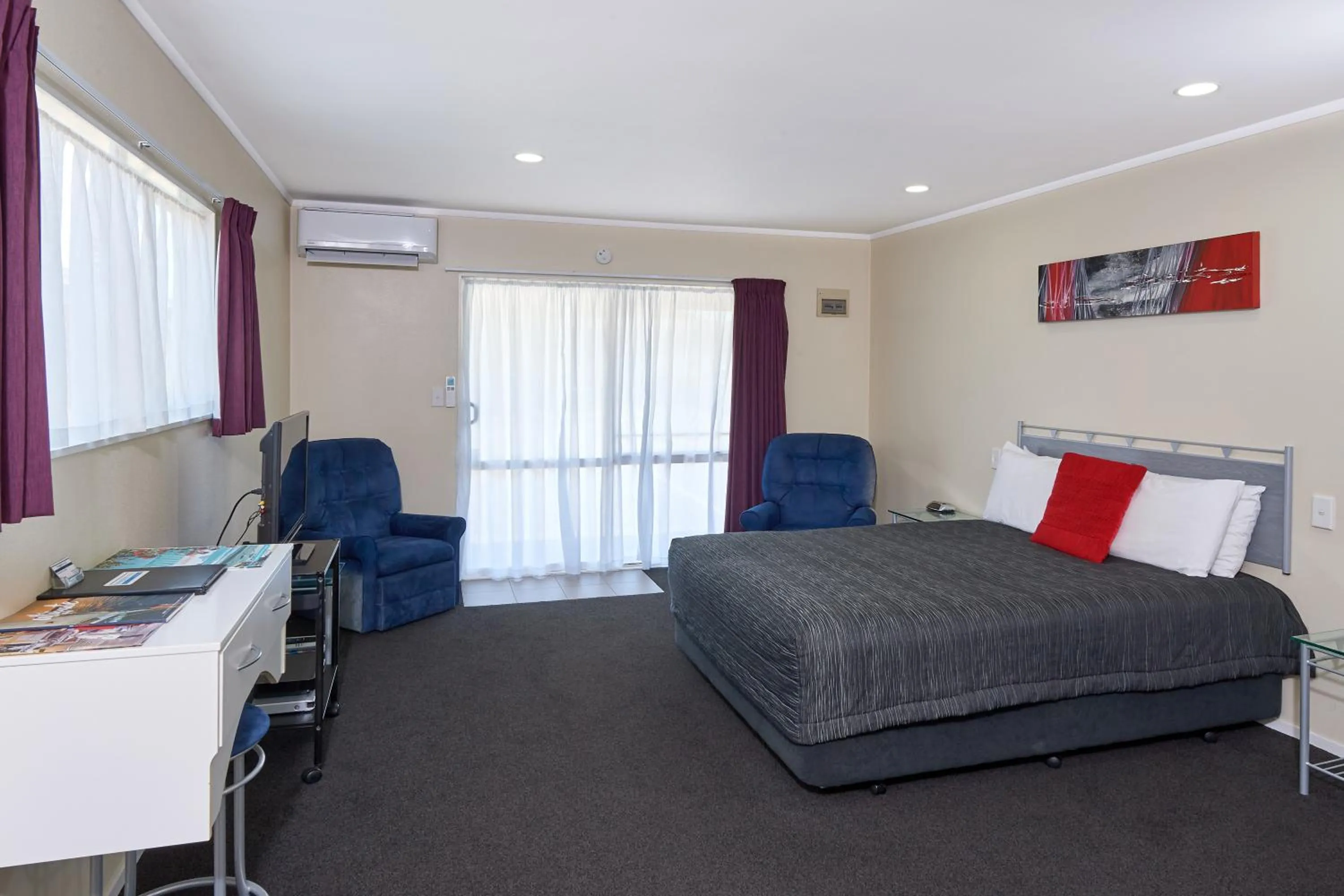 Bed in Livingston Motel