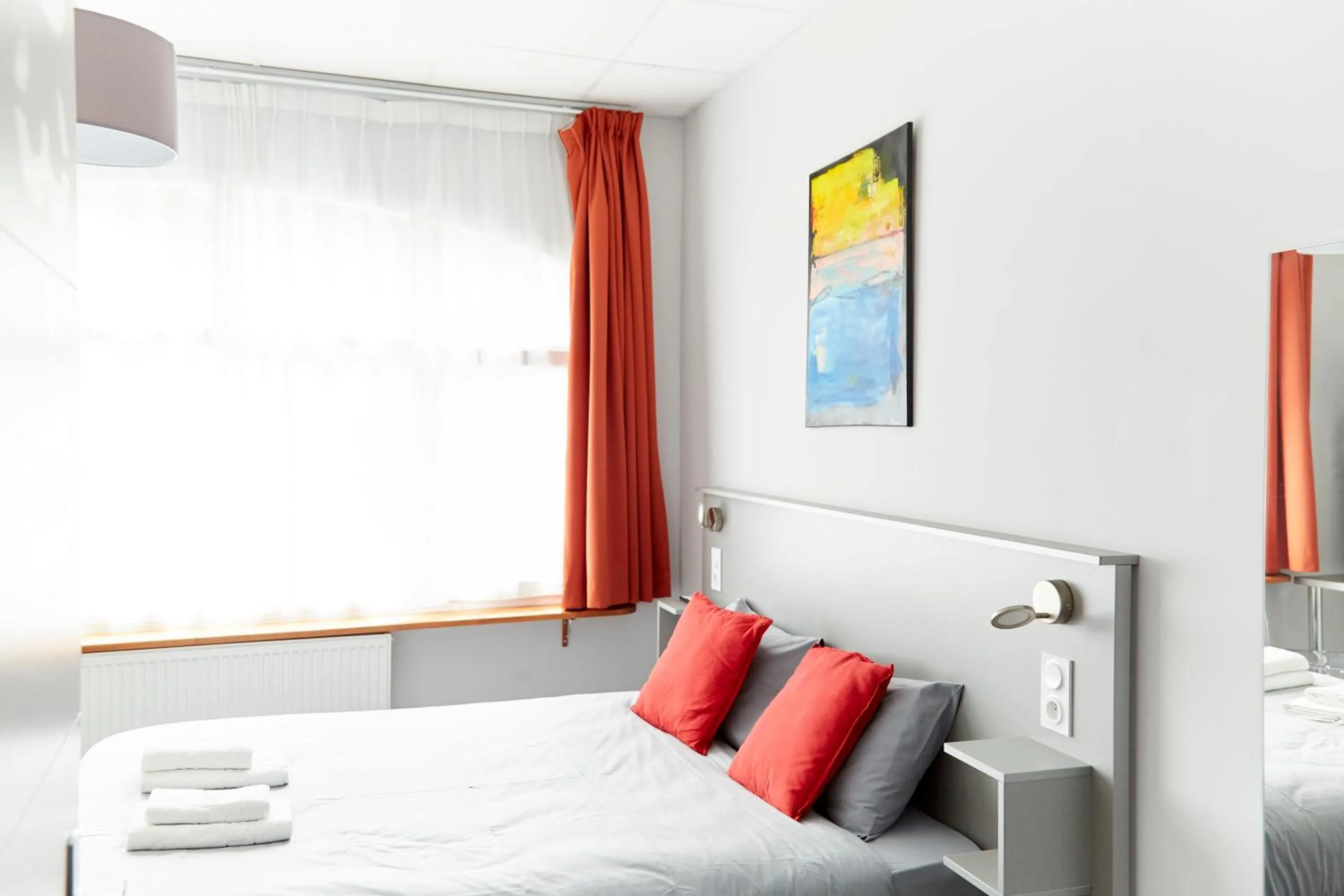 Photo of the whole room, Bed in SmartAppart Saint Nazaire