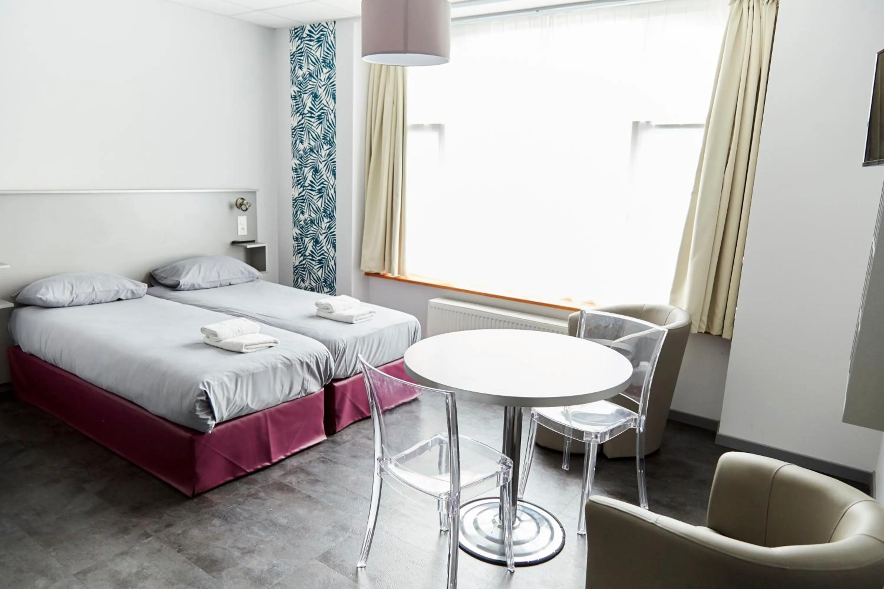 Photo of the whole room, Bed in SmartAppart Saint Nazaire