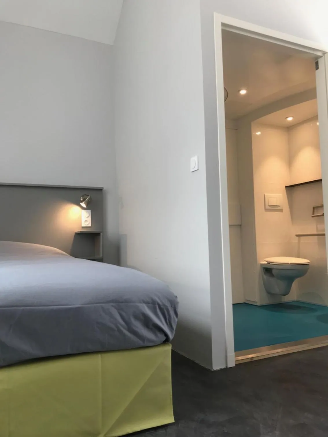 Bedroom, Bed in SmartAppart Saint Nazaire