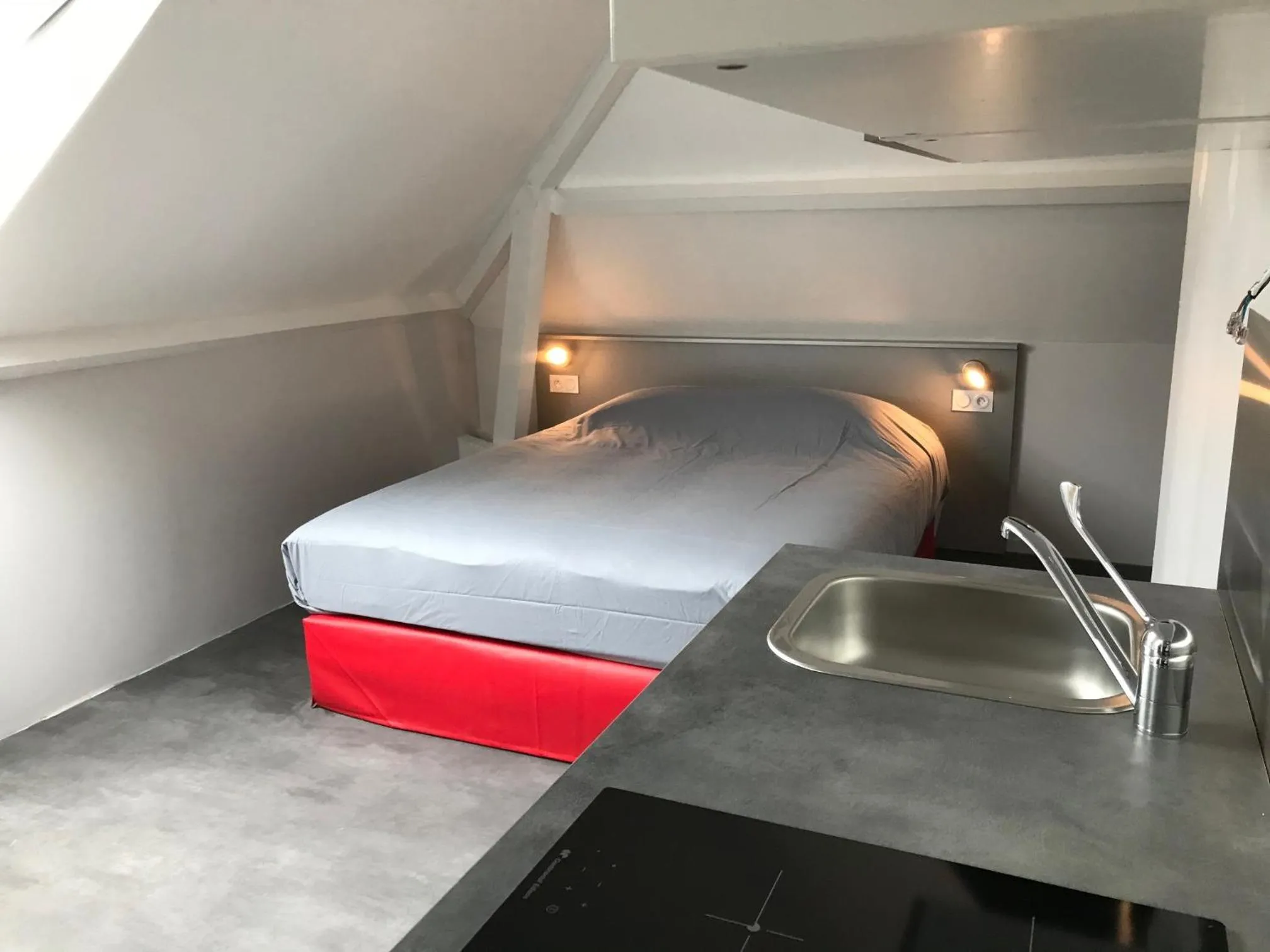 Photo of the whole room, Bed in SmartAppart Saint Nazaire