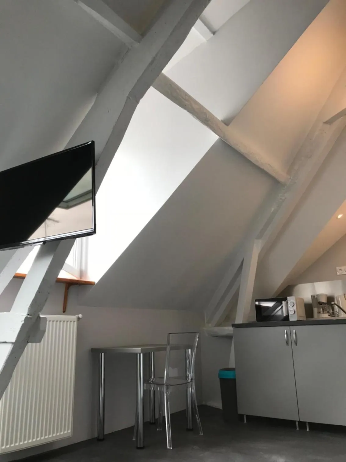 Dining area in SmartAppart Saint Nazaire