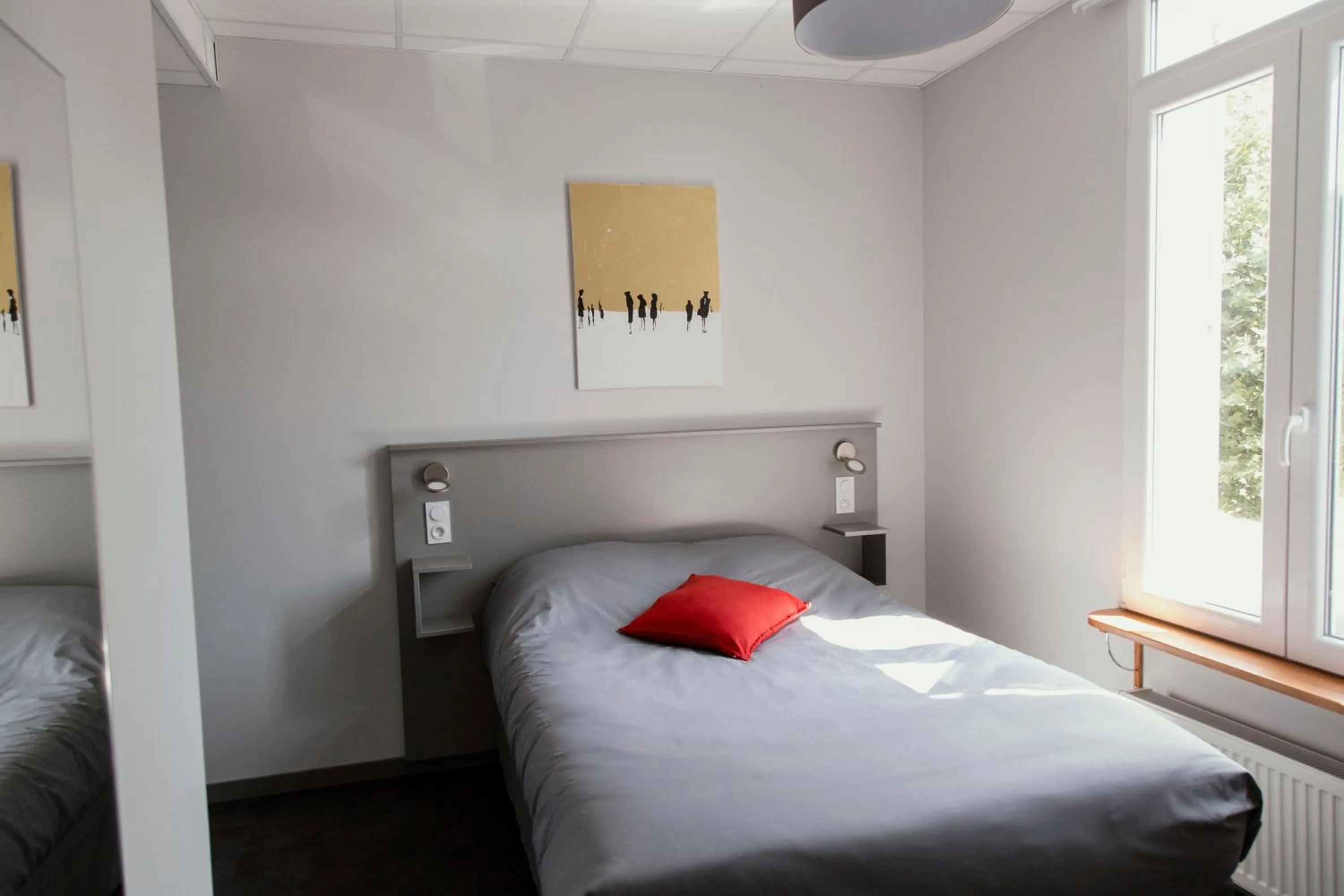 Photo of the whole room, Bed in SmartAppart Saint Nazaire