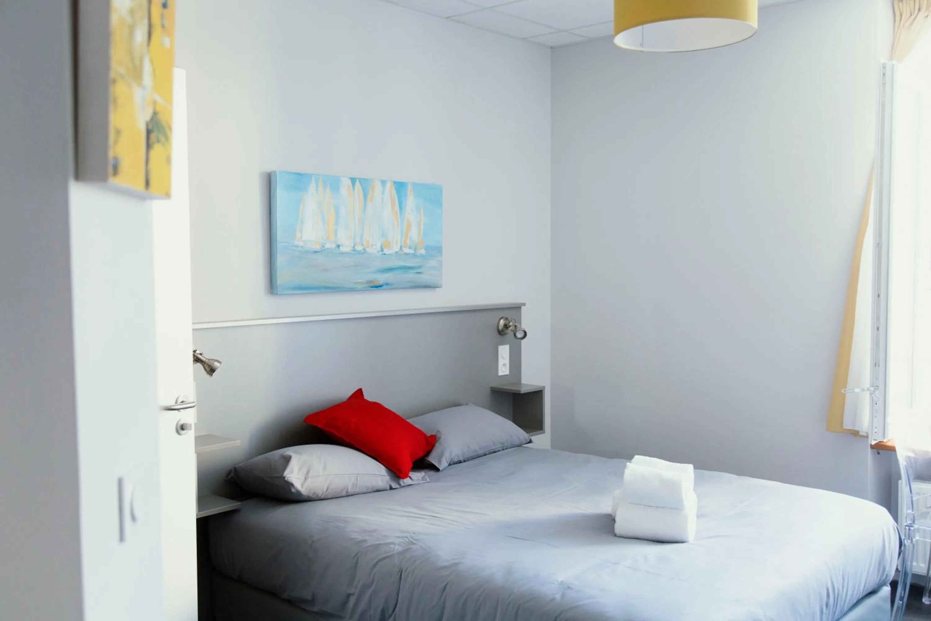 Photo of the whole room, Bed in SmartAppart Saint Nazaire
