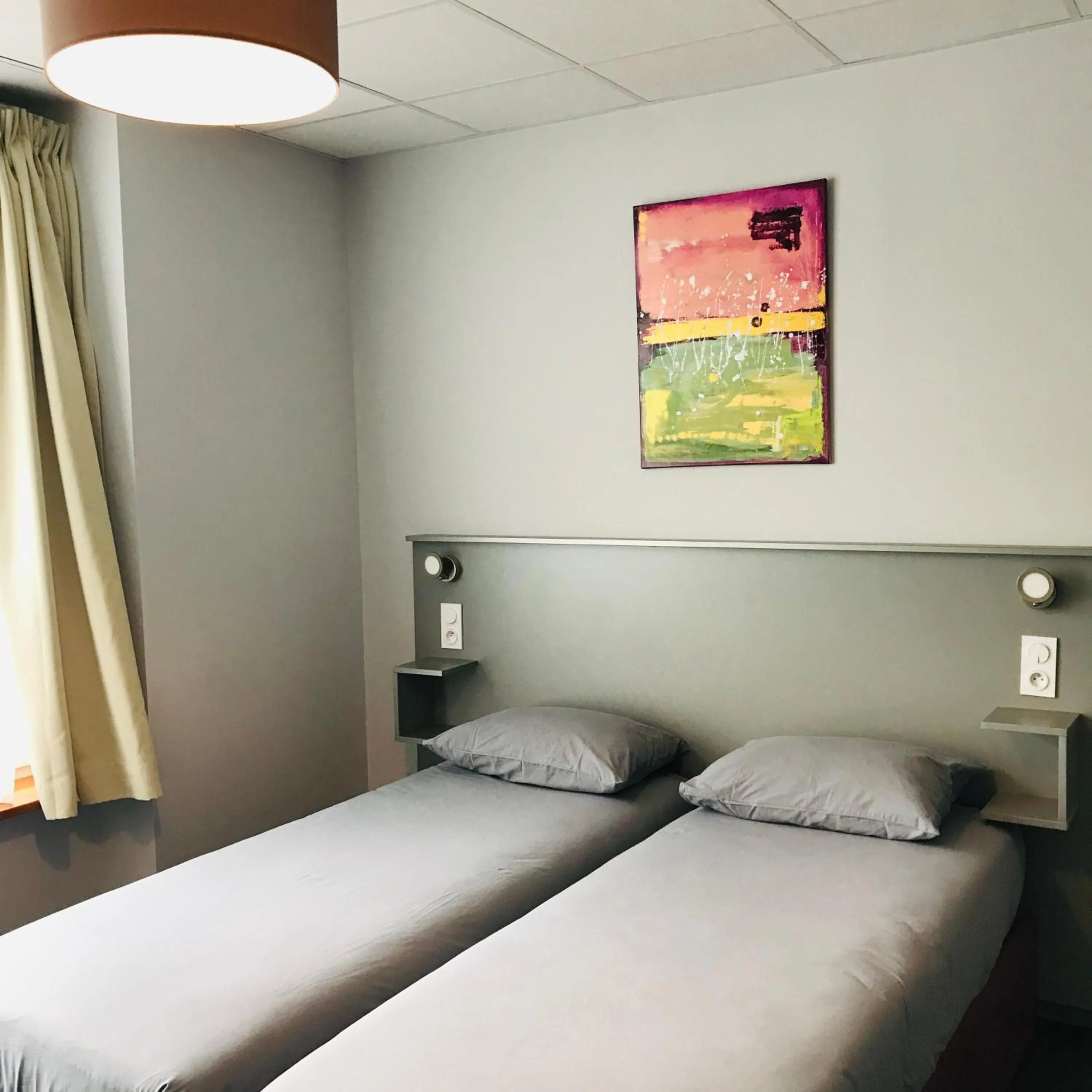 Bed in SmartAppart Saint Nazaire