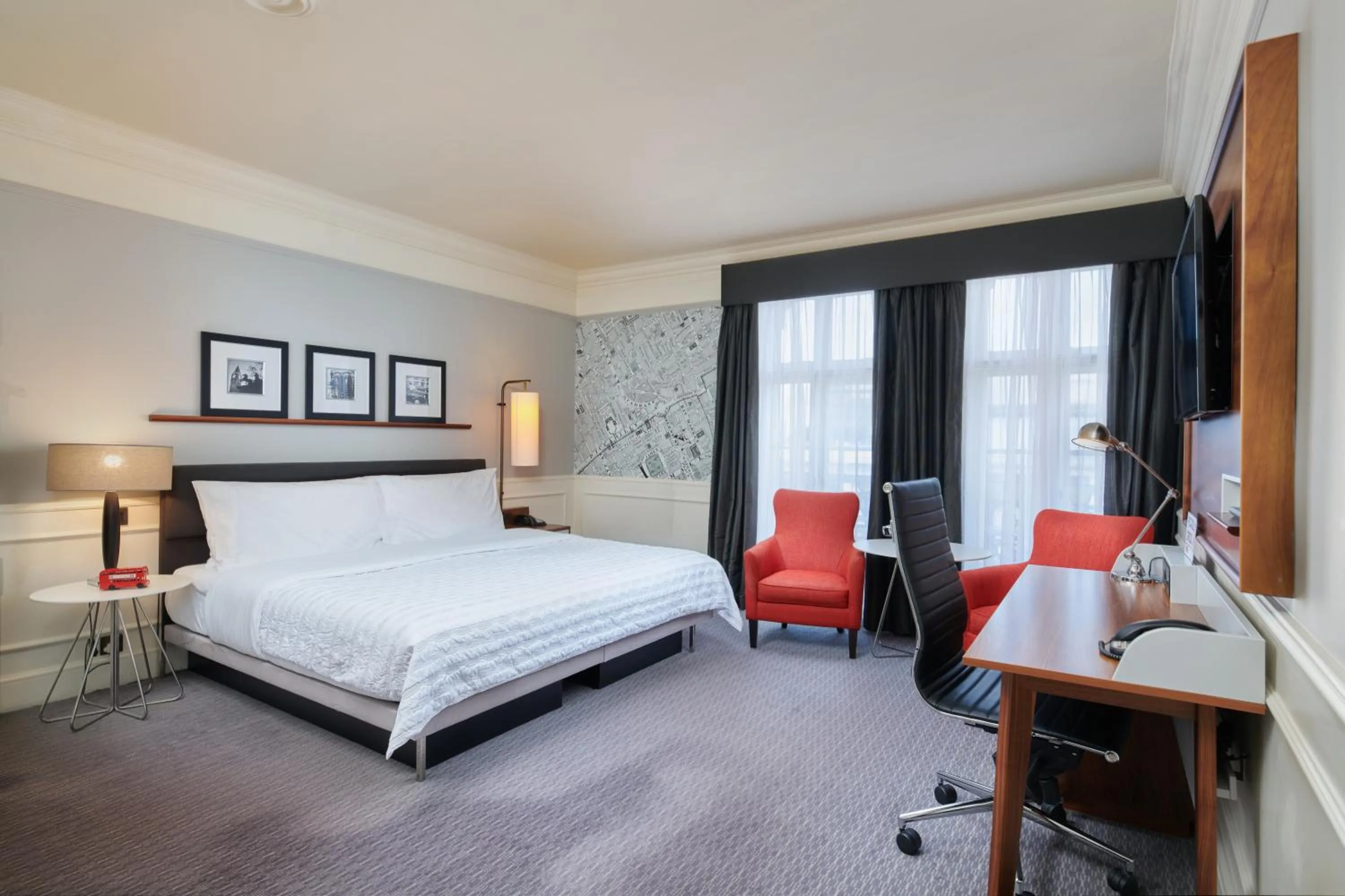 Bedroom, Bed in The Dilly