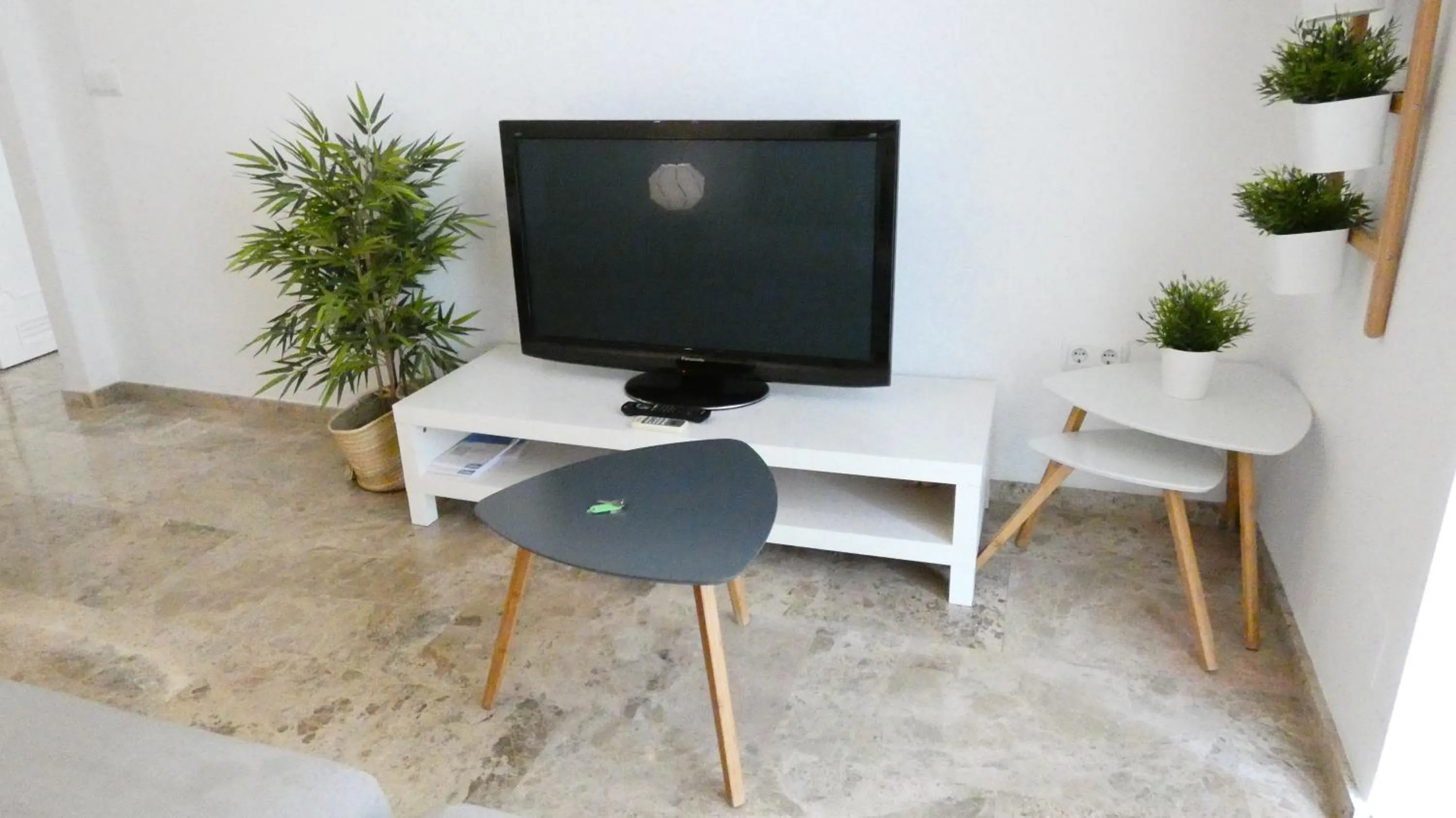 TV and multimedia in Azhar Suites