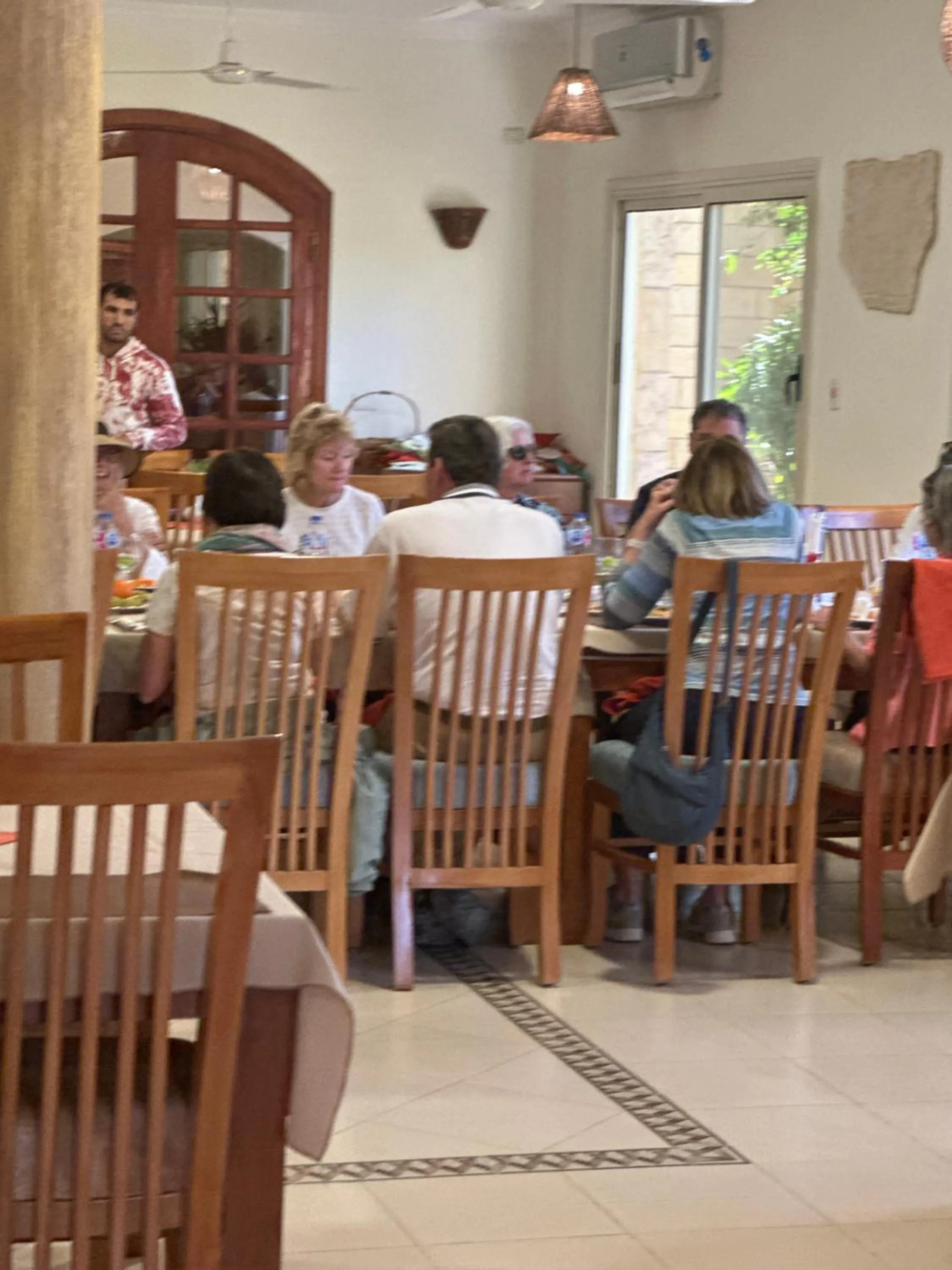 Restaurant/places to eat in New Memnon Hotel