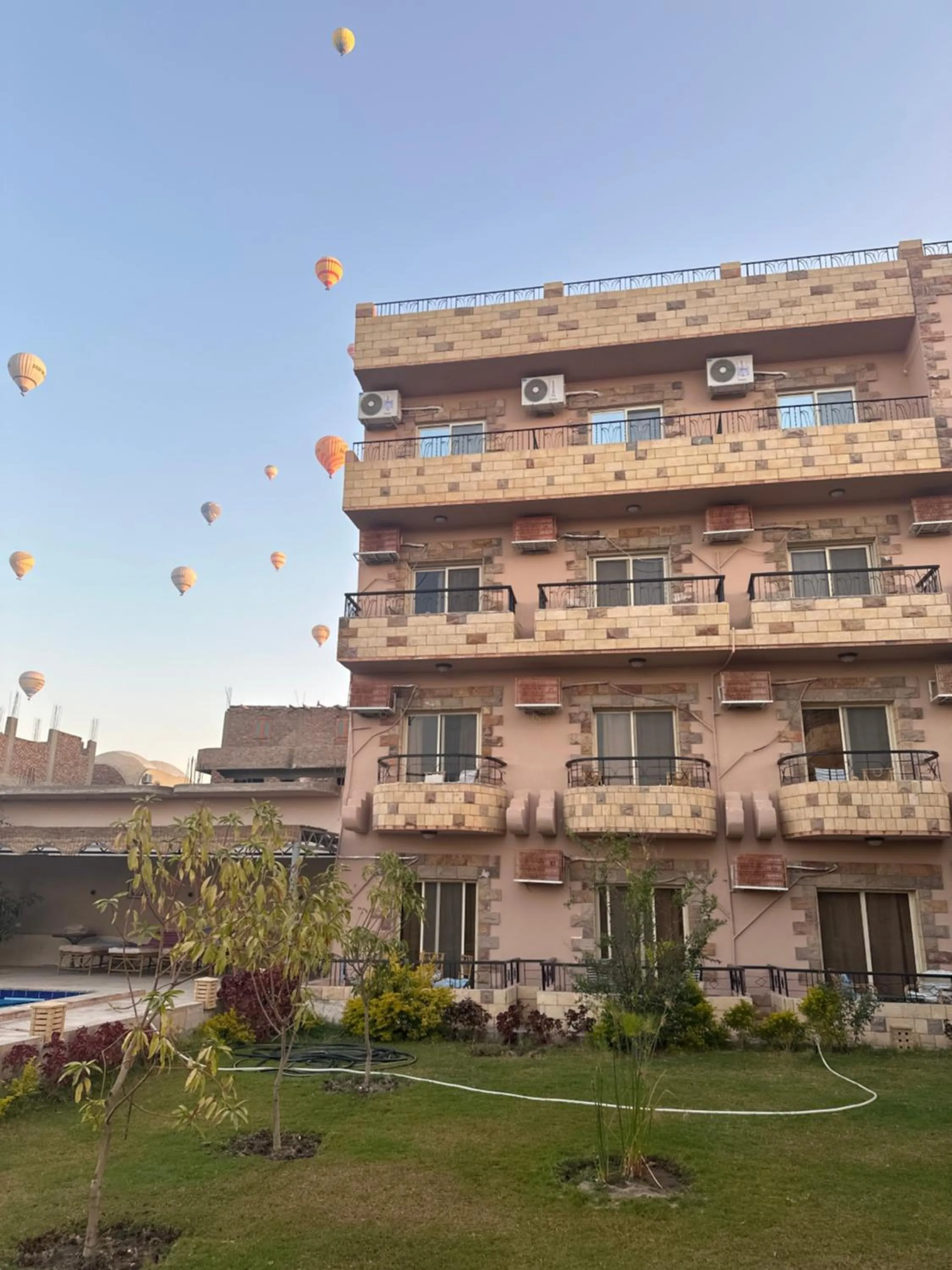 New Memnon Hotel