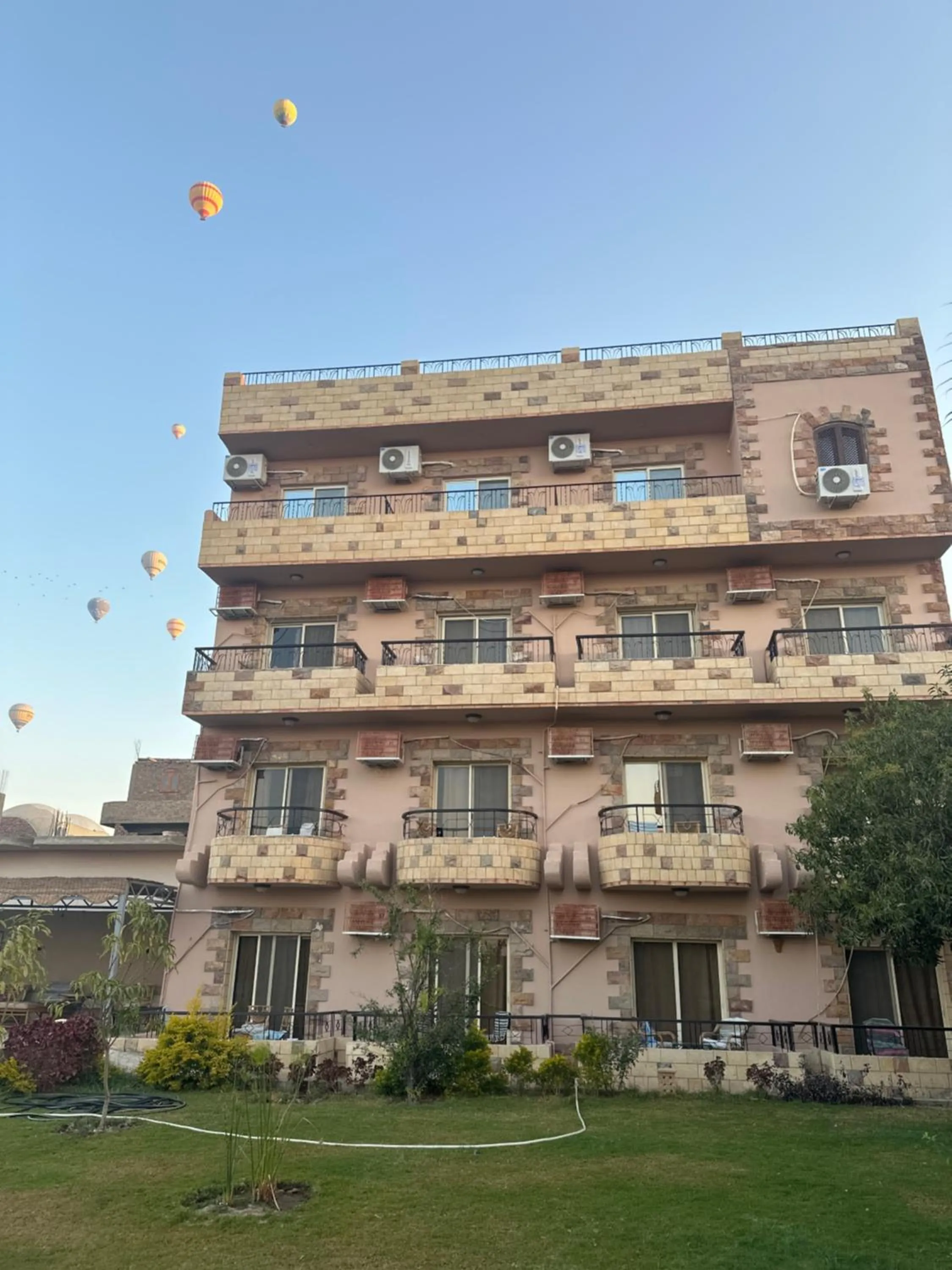 New Memnon Hotel